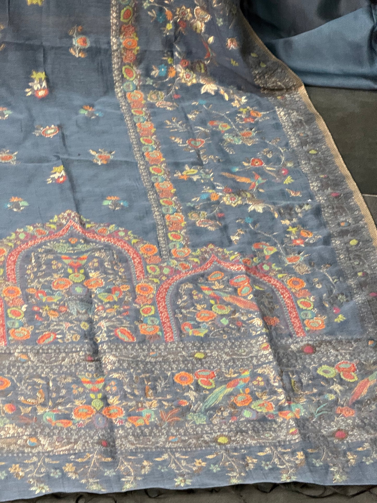 REGAL LOOM