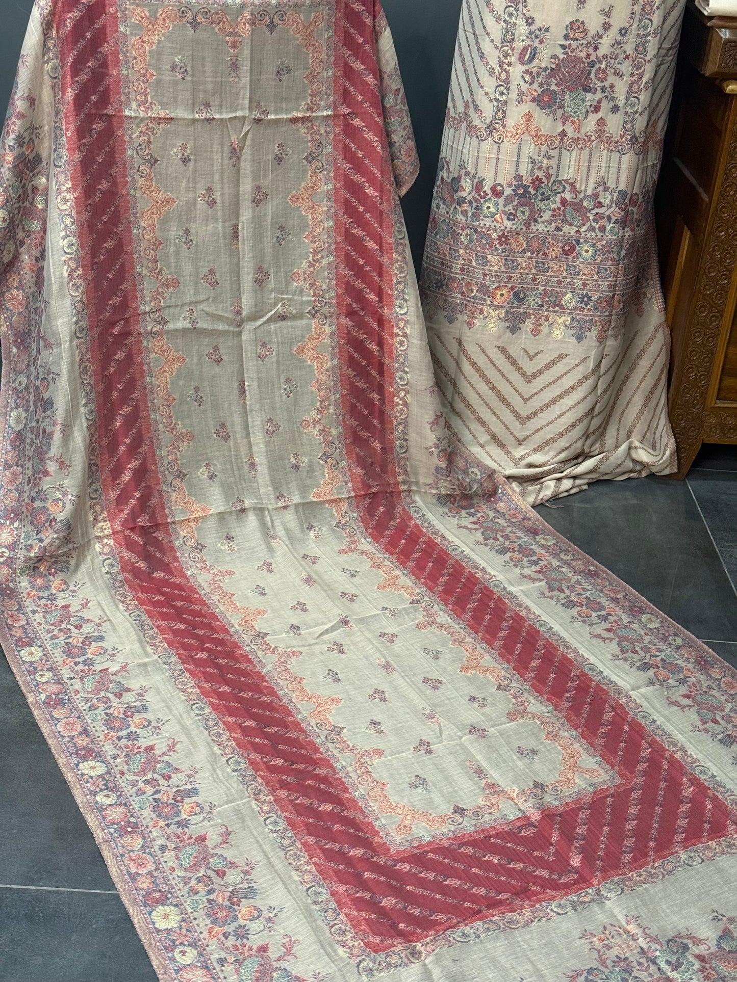REGAL LOOM SHAHI RESHAM