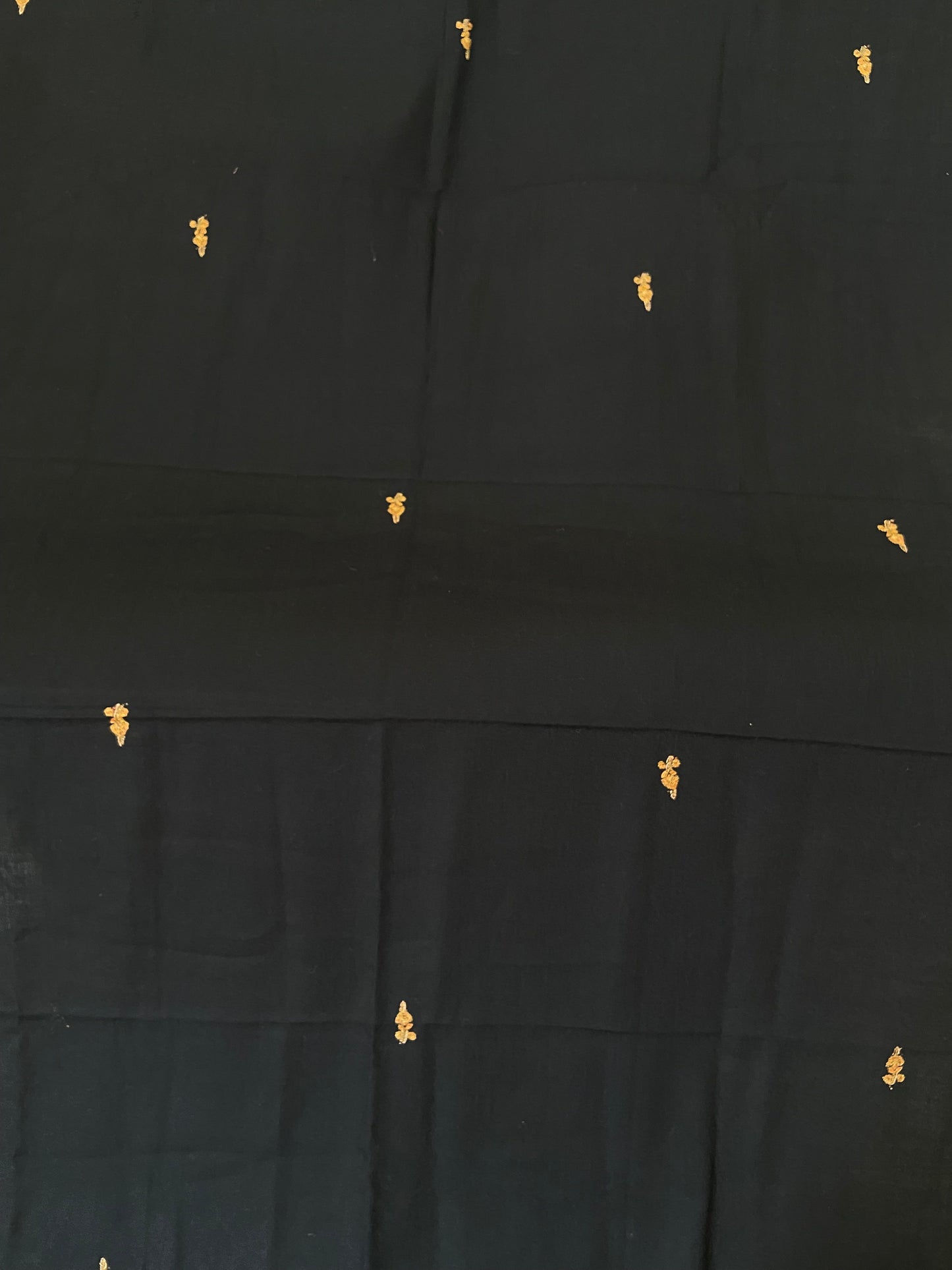 Toosh pashmina sui 4 side embroidered boarder