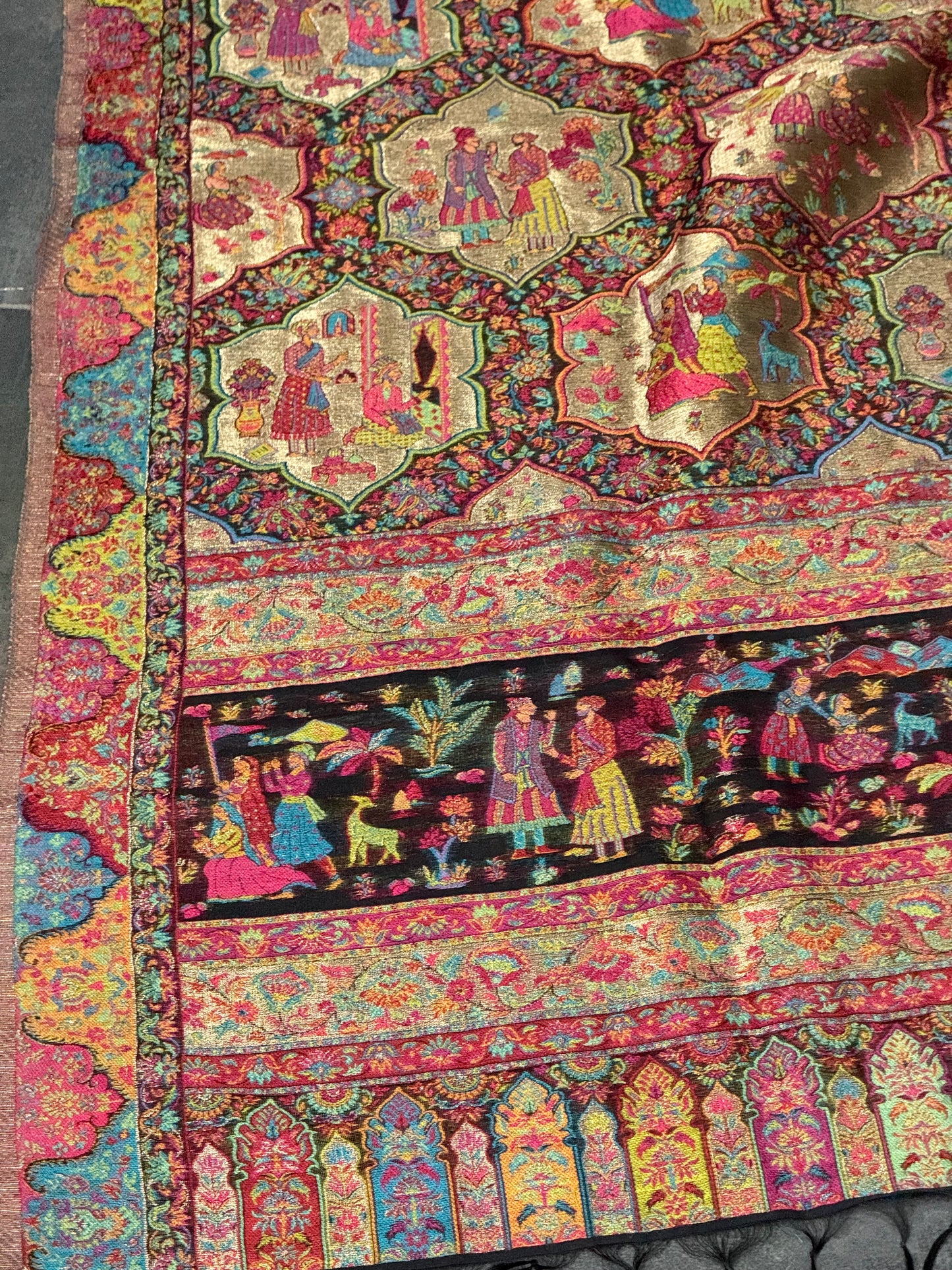 REGAL LOOM SHAHI RESHAM