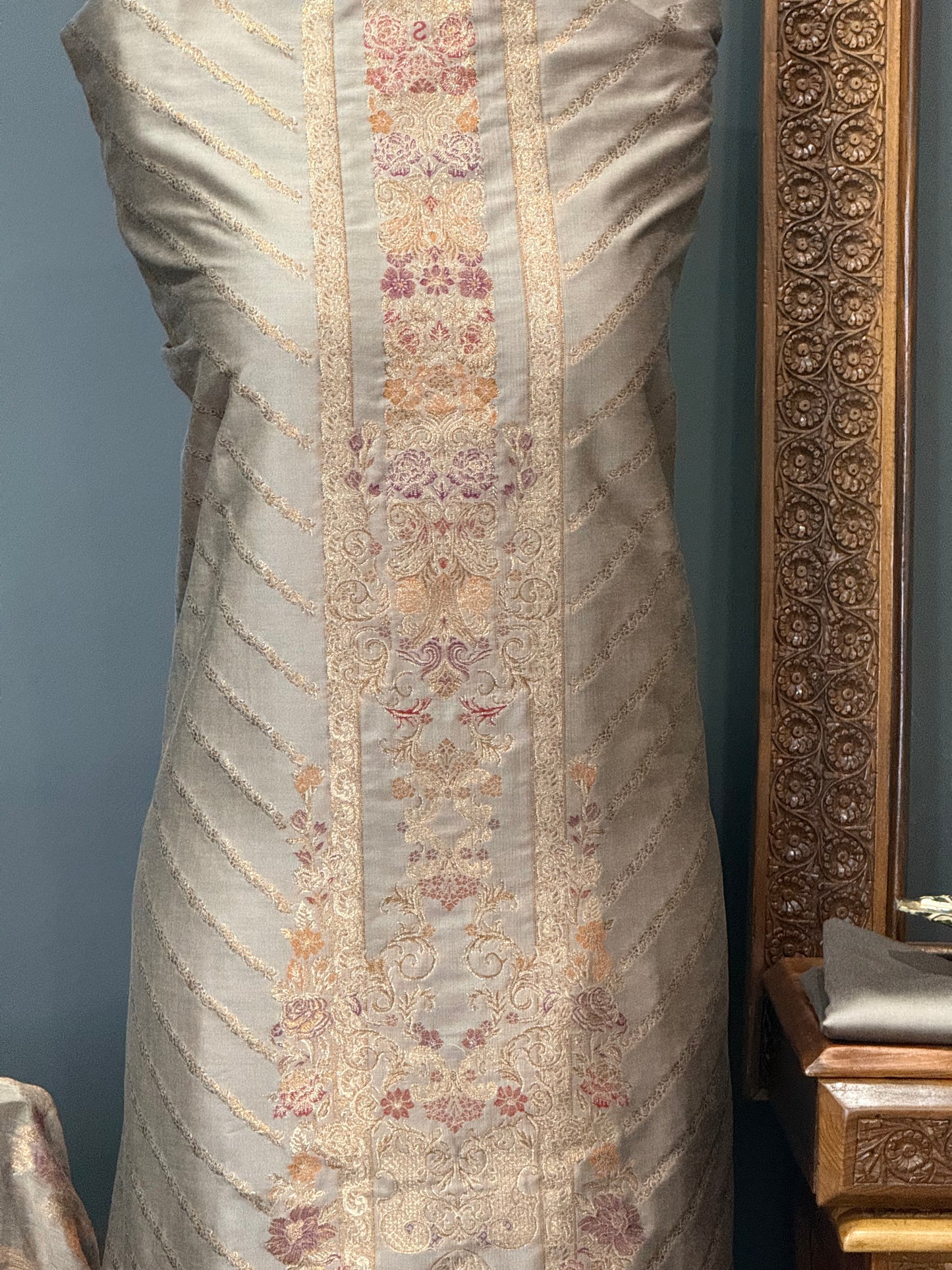 REGAL LOOM SHAHI RESHAM