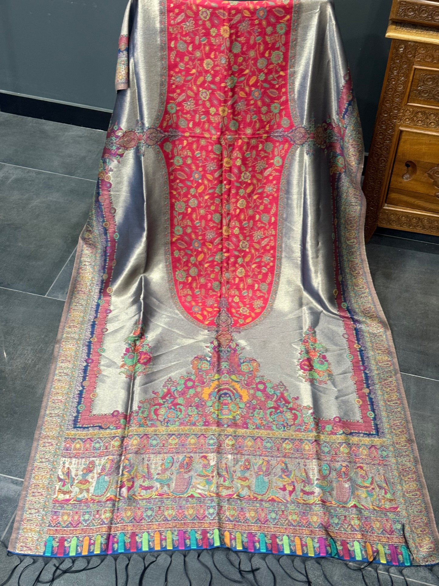 REGAL LOOM SHAHI RESHAM
