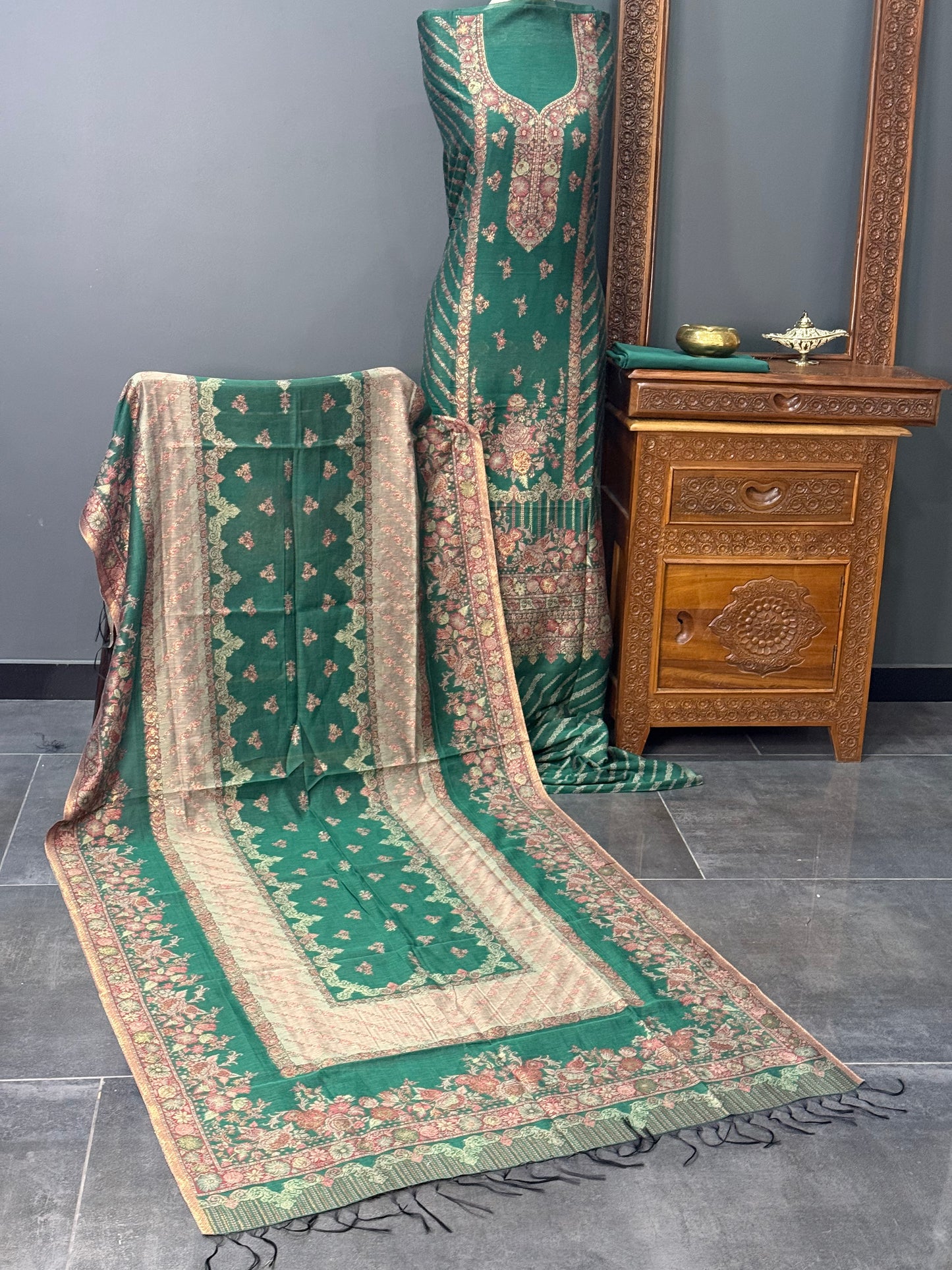REGAL LOOM SHAHI RESHAM