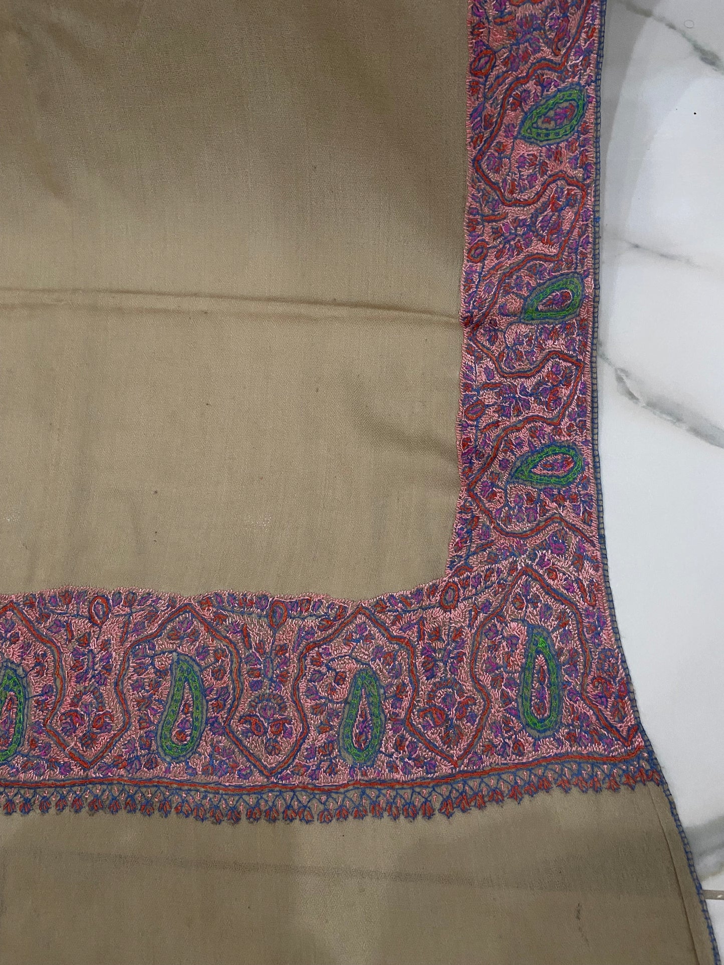 Toosh pashmina sui 4 side embroidered boarder