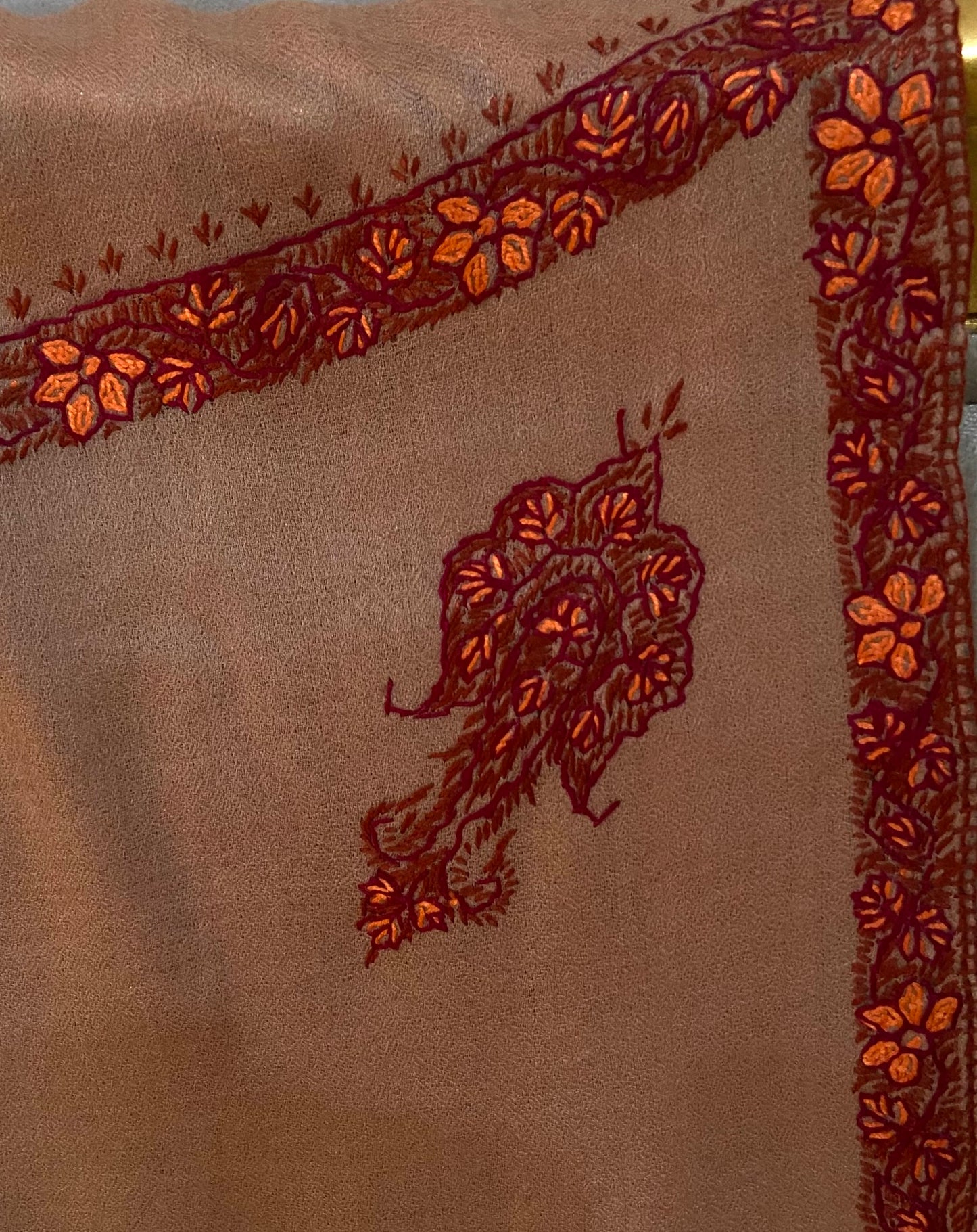 Toosh pashmina sui 4 side embroidered boarder