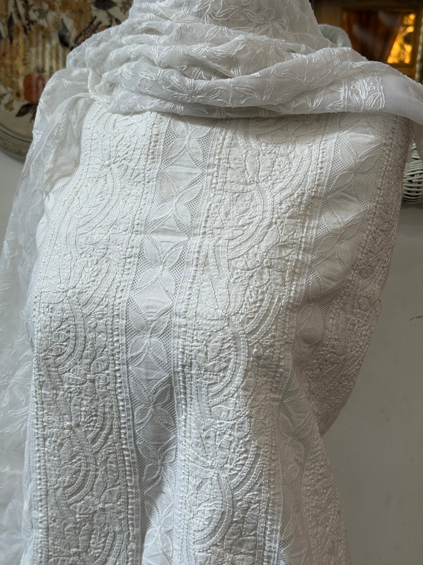 Soft cotton lawn kurta with chiffon duppata hand work