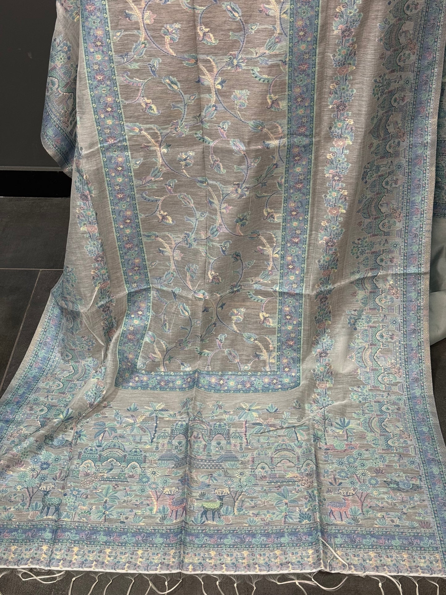 REGAL LOOM