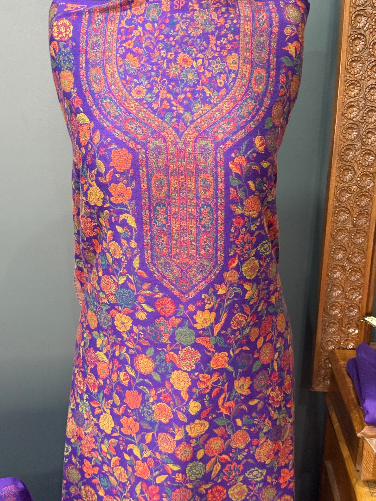 KANI PASHMINA SUIT