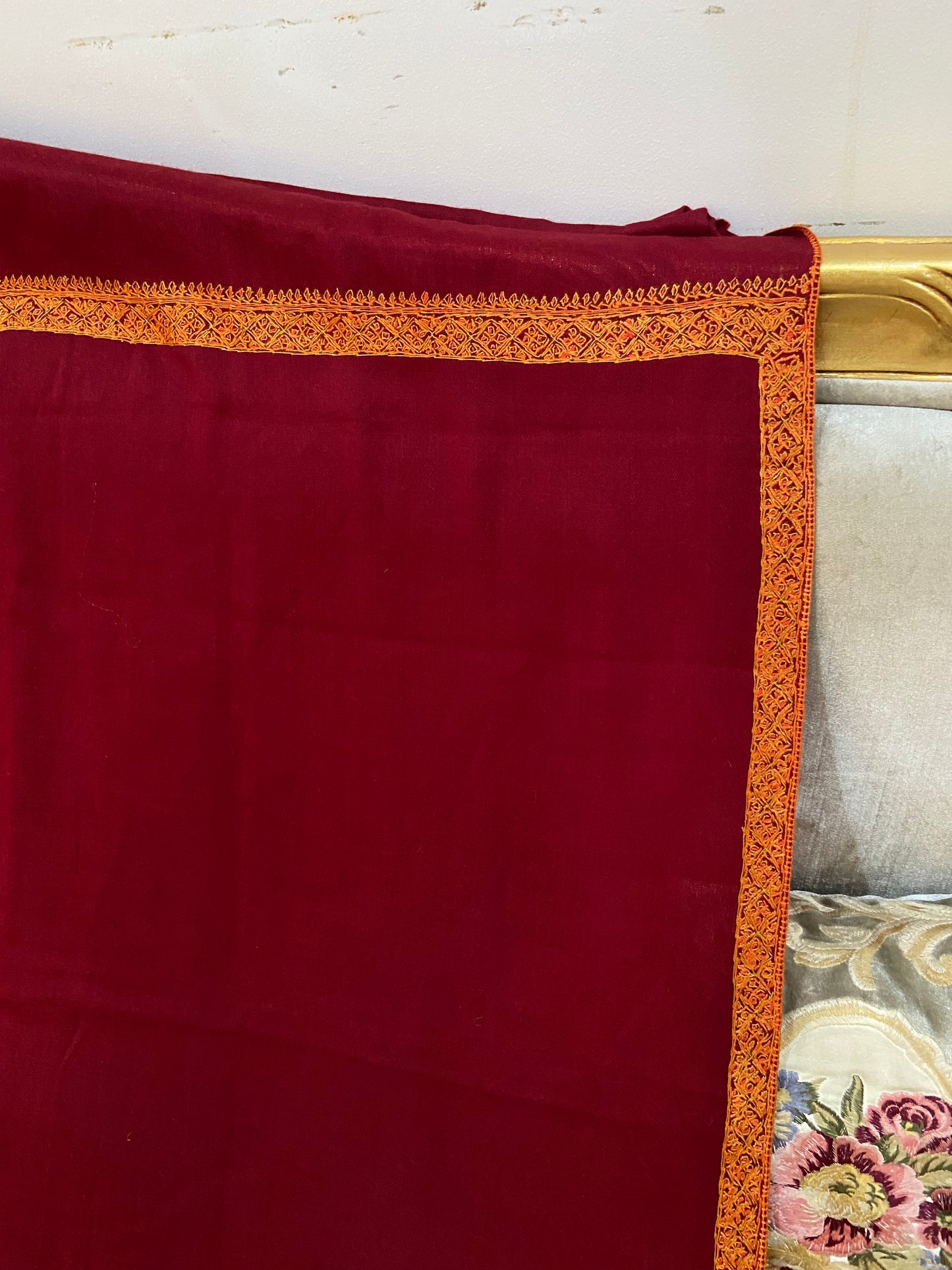 Toosh pashmina sui 4 side embroidered boarder