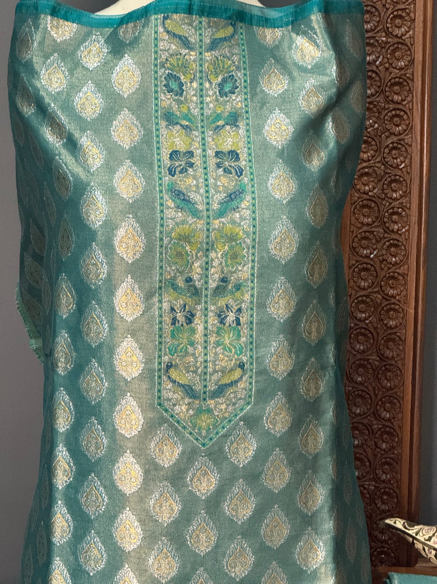 REGAL LOOM