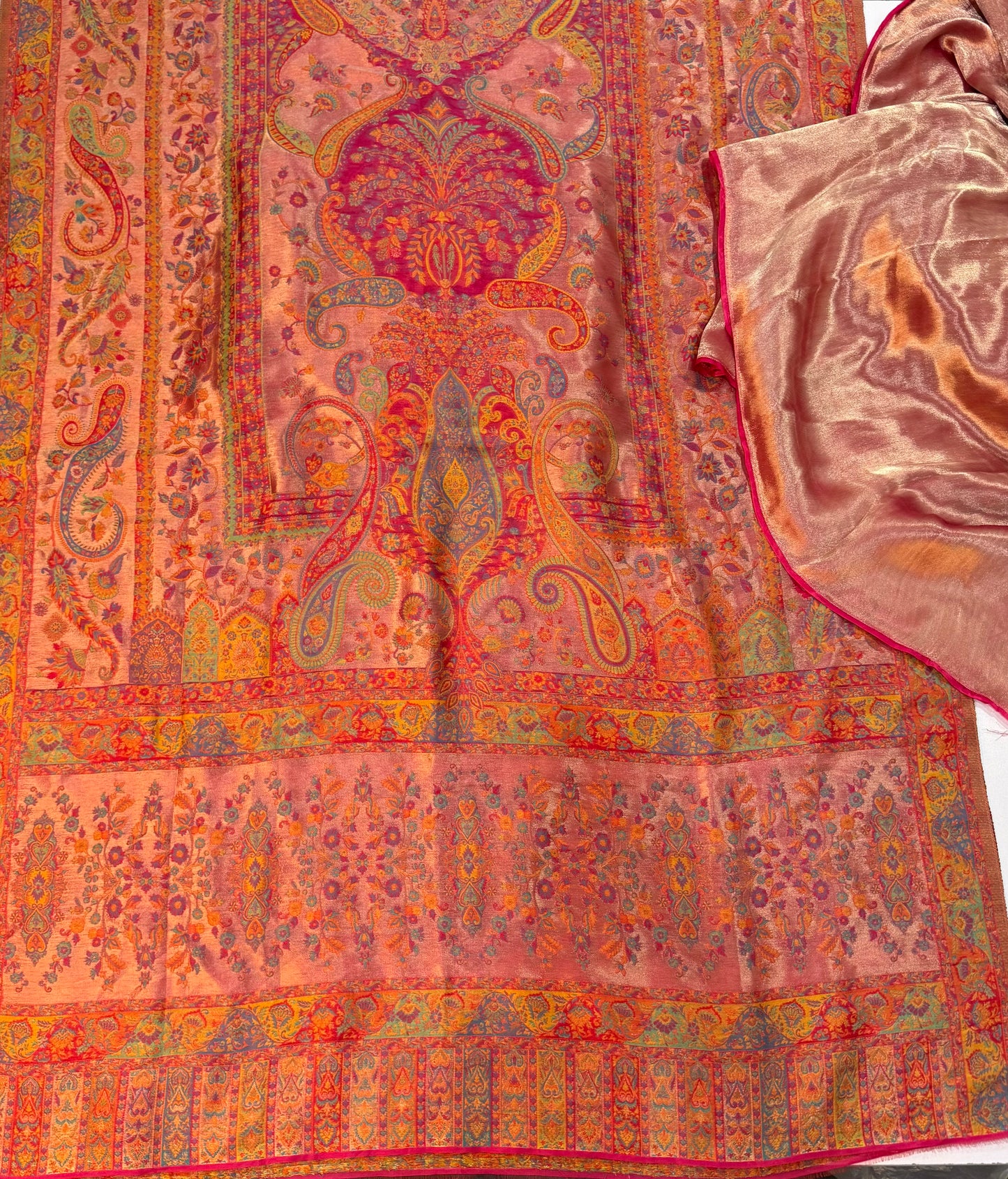 REGAL LOOM