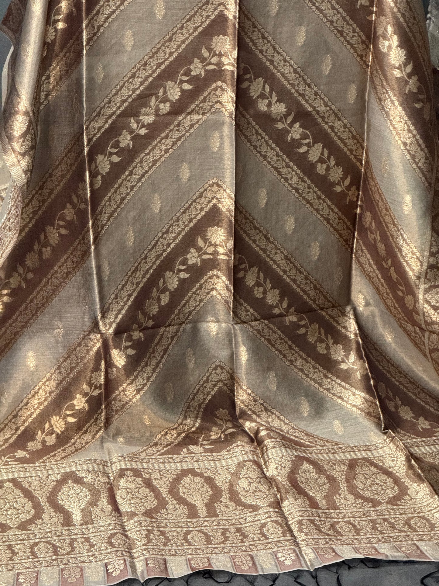 REGAL LOOM