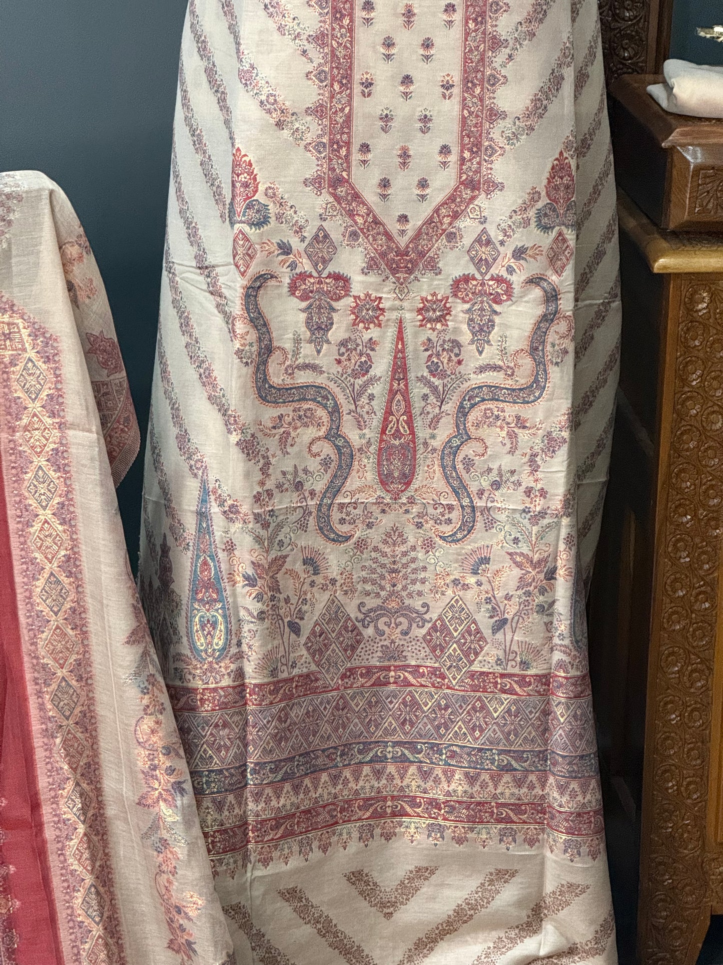 REGAL LOOM SHAHI RESHAM