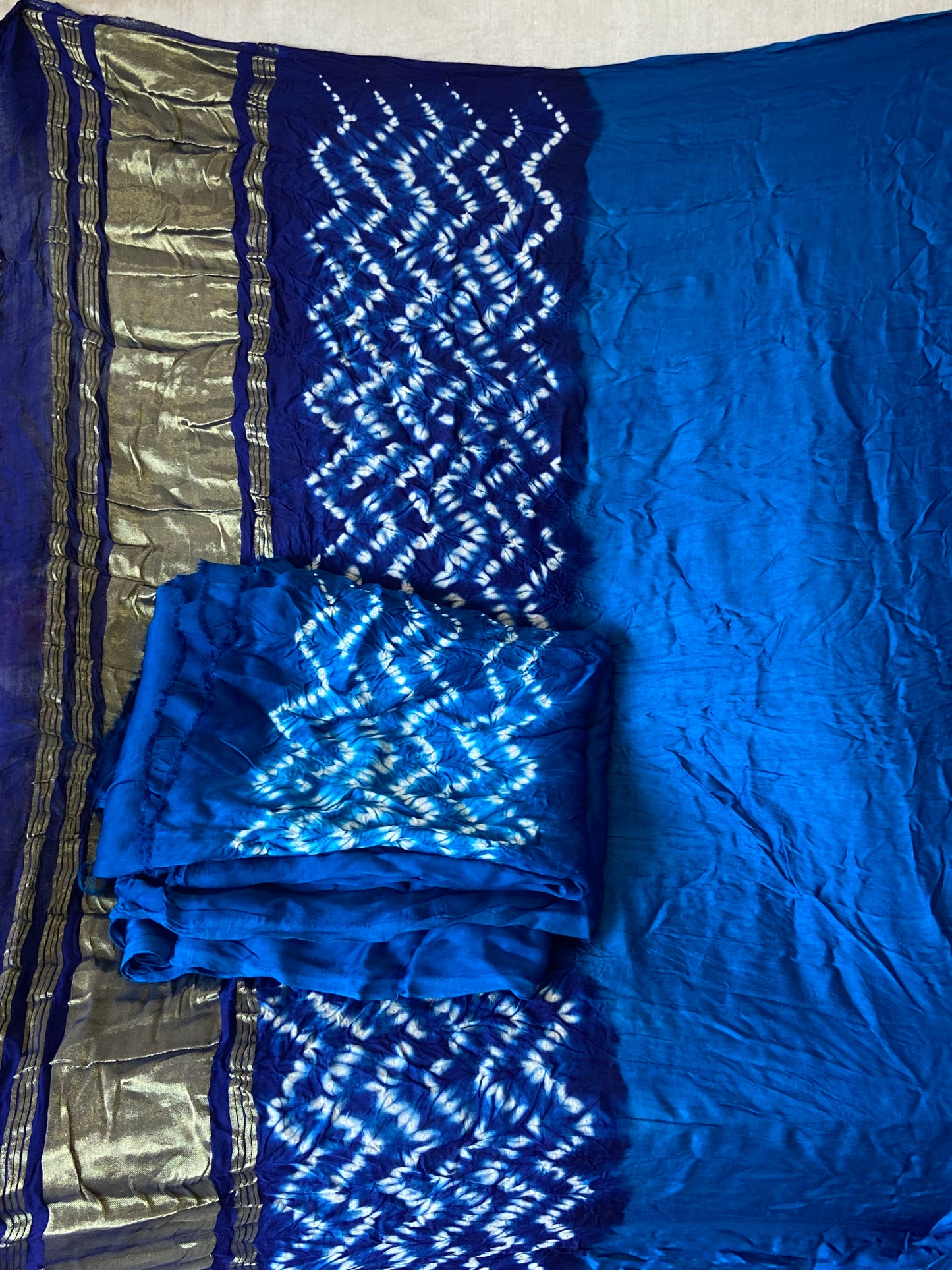 Meena Kari suits