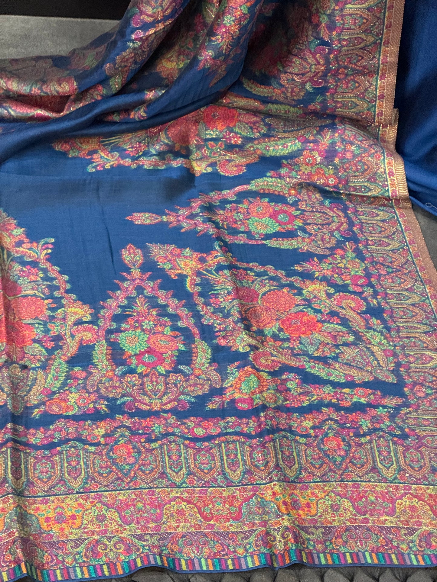 REGAL LOOM