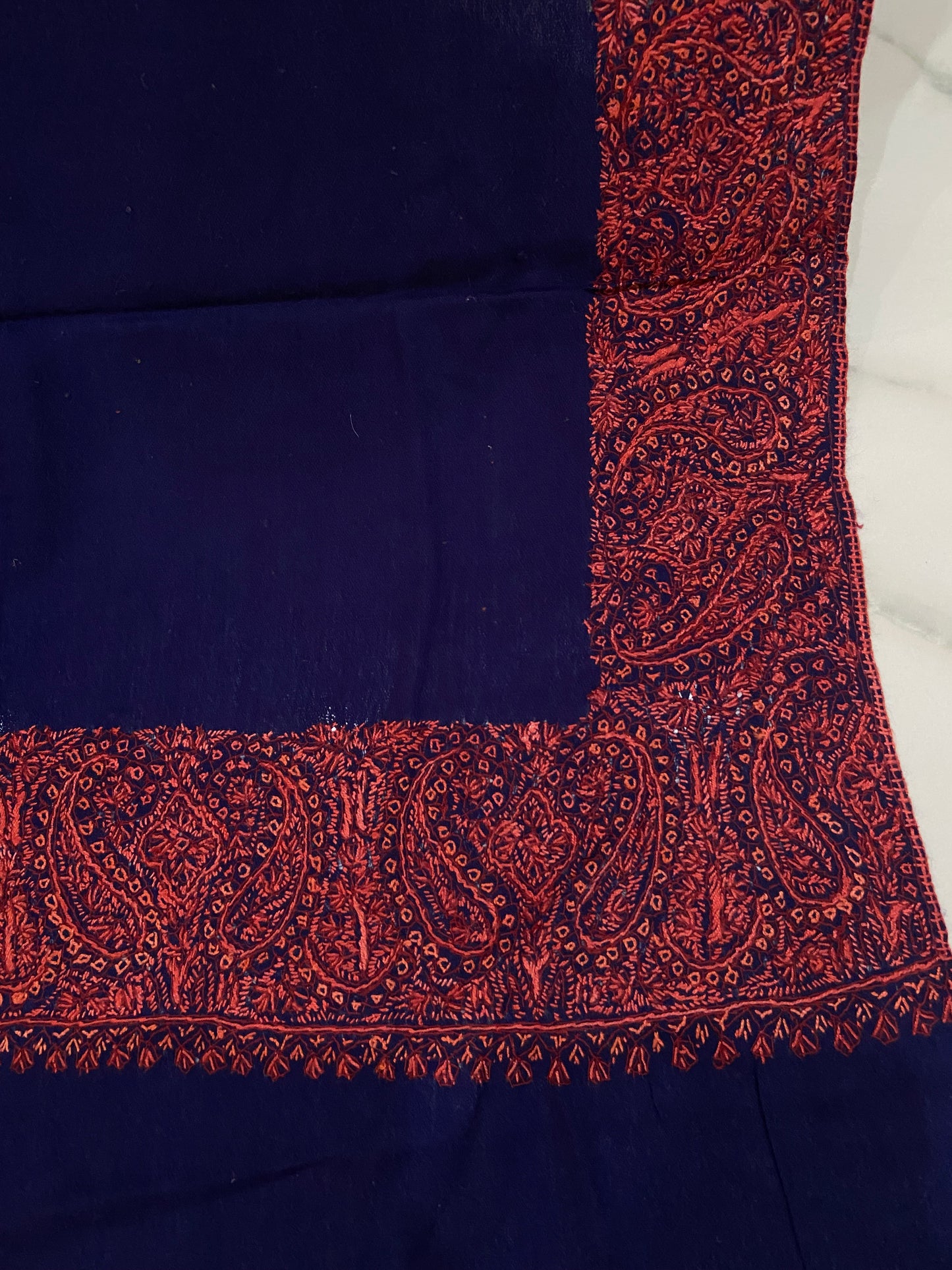 Toosh pashmina sui 4 side embroidered boarder