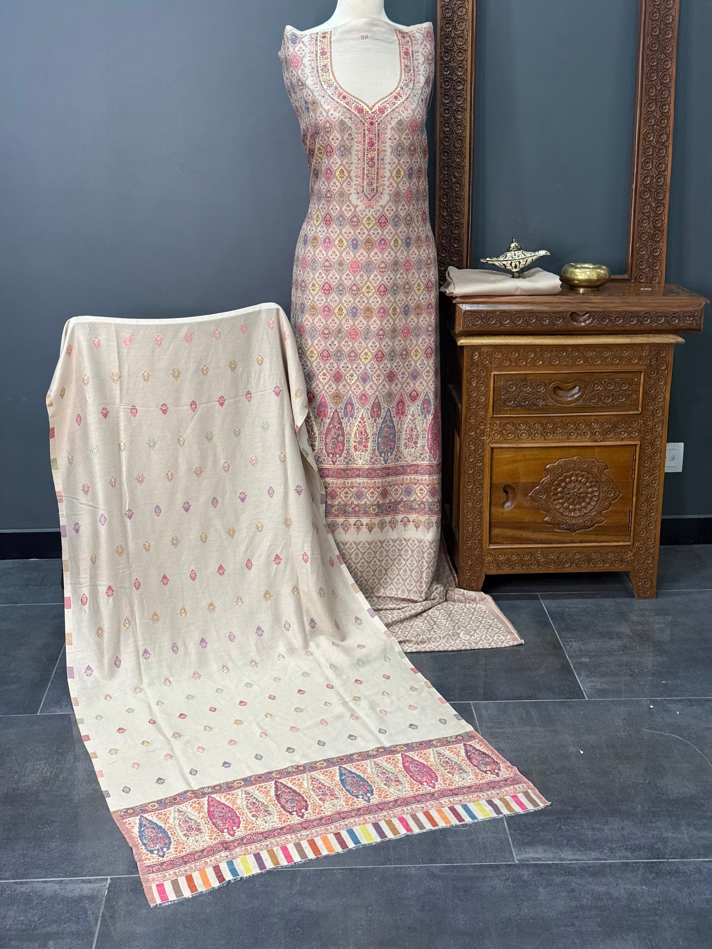 KANI PASHMINA SUIT