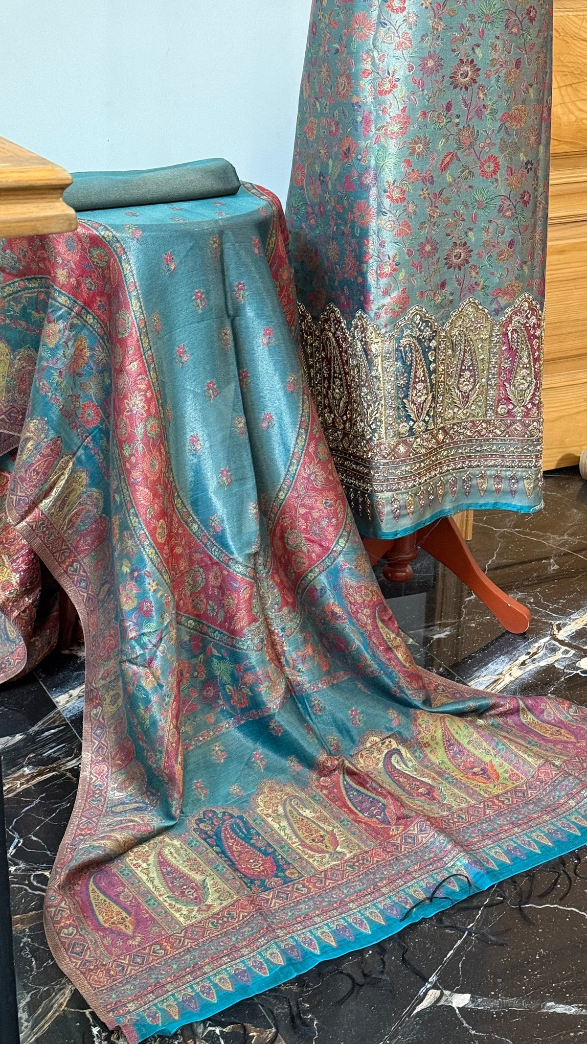 REGAL LOOM
