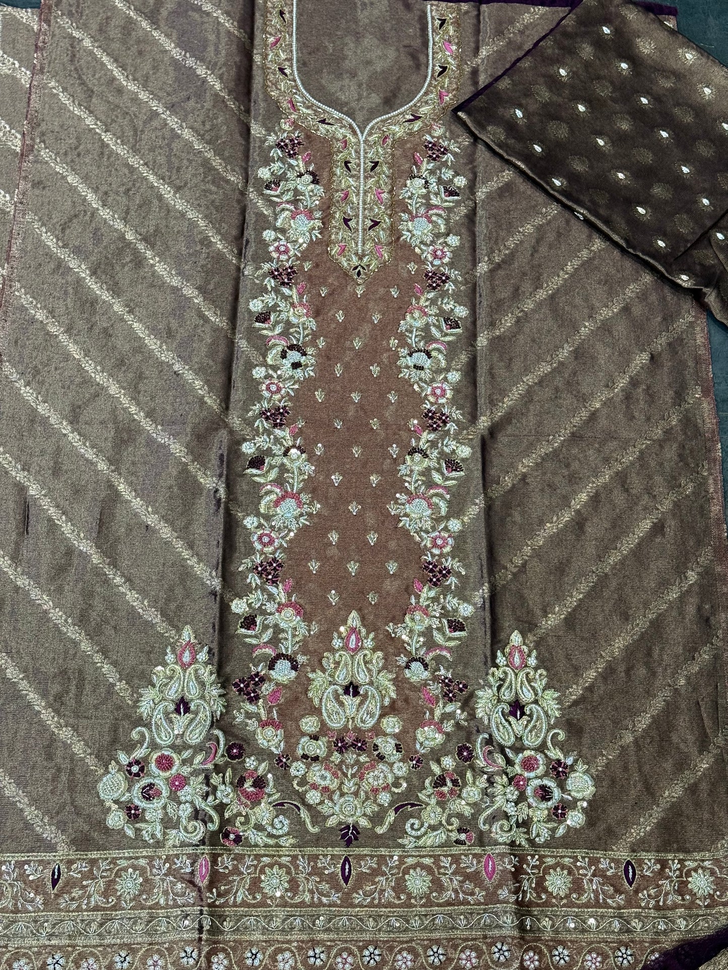 REGAL LOOM