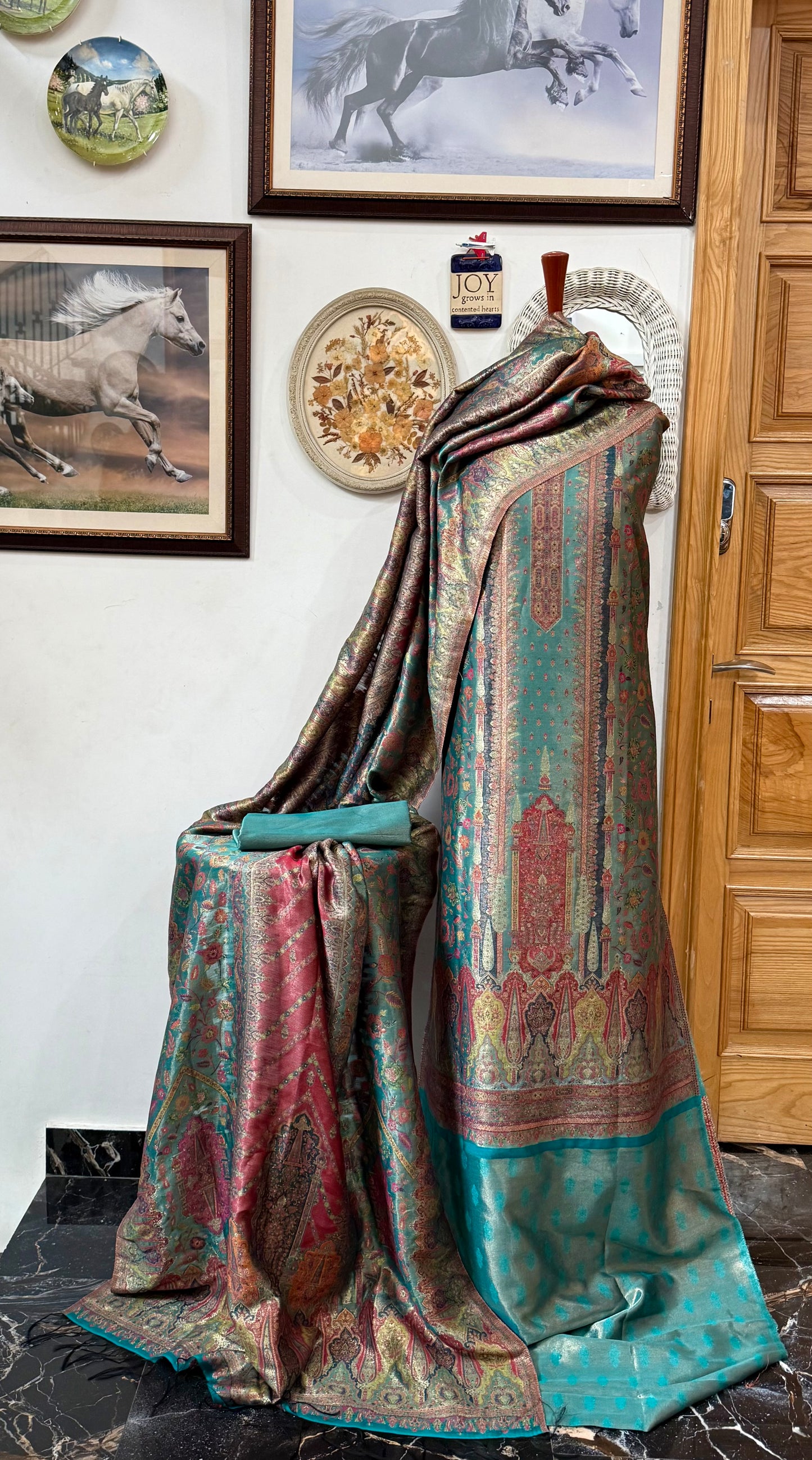 REGAL LOOM