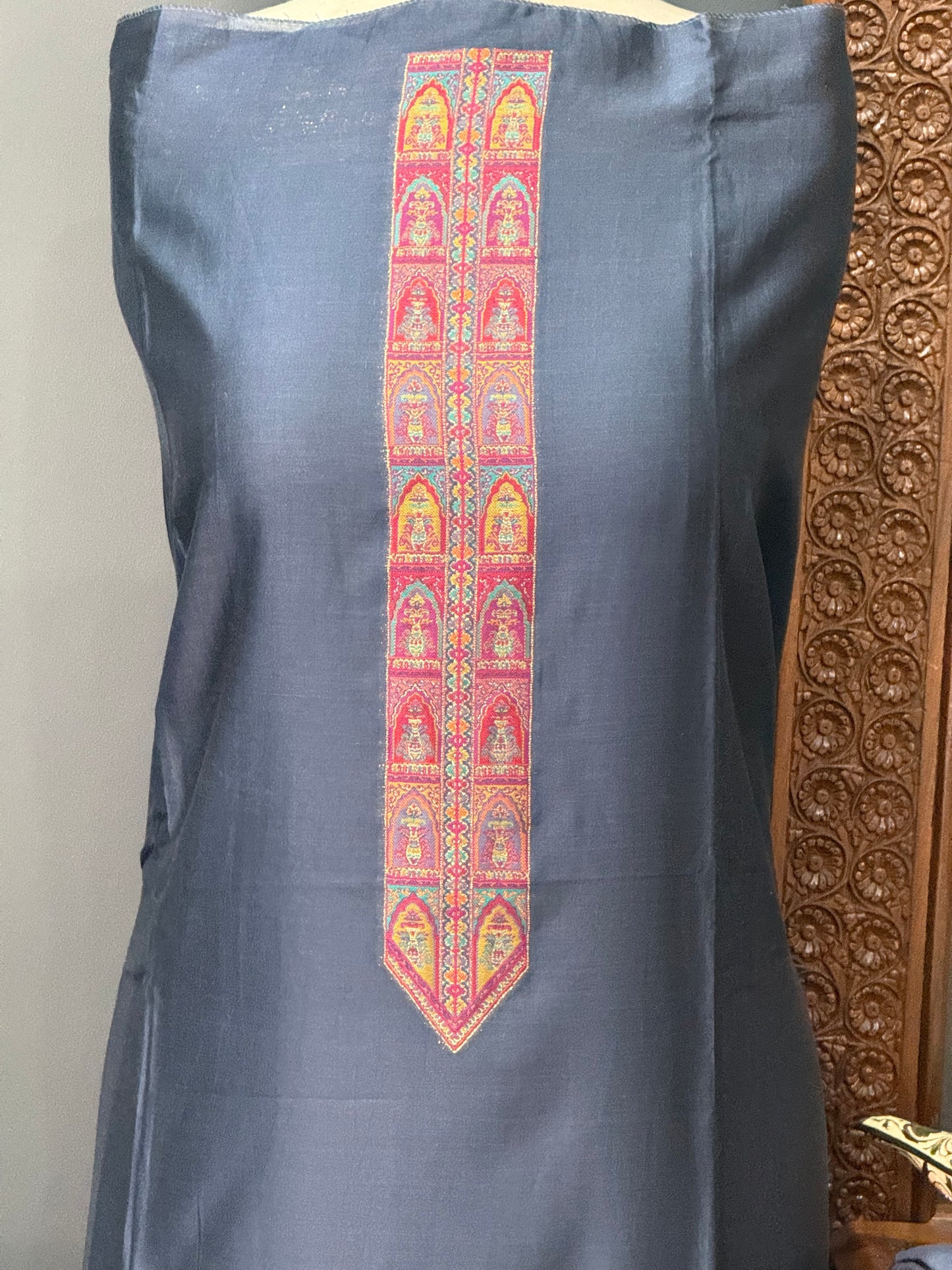 REGAL LOOM