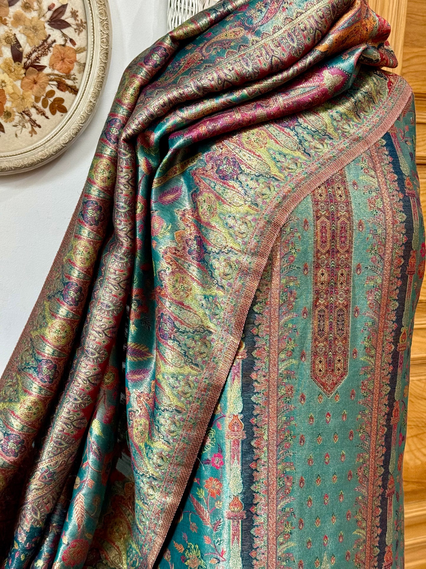 REGAL LOOM