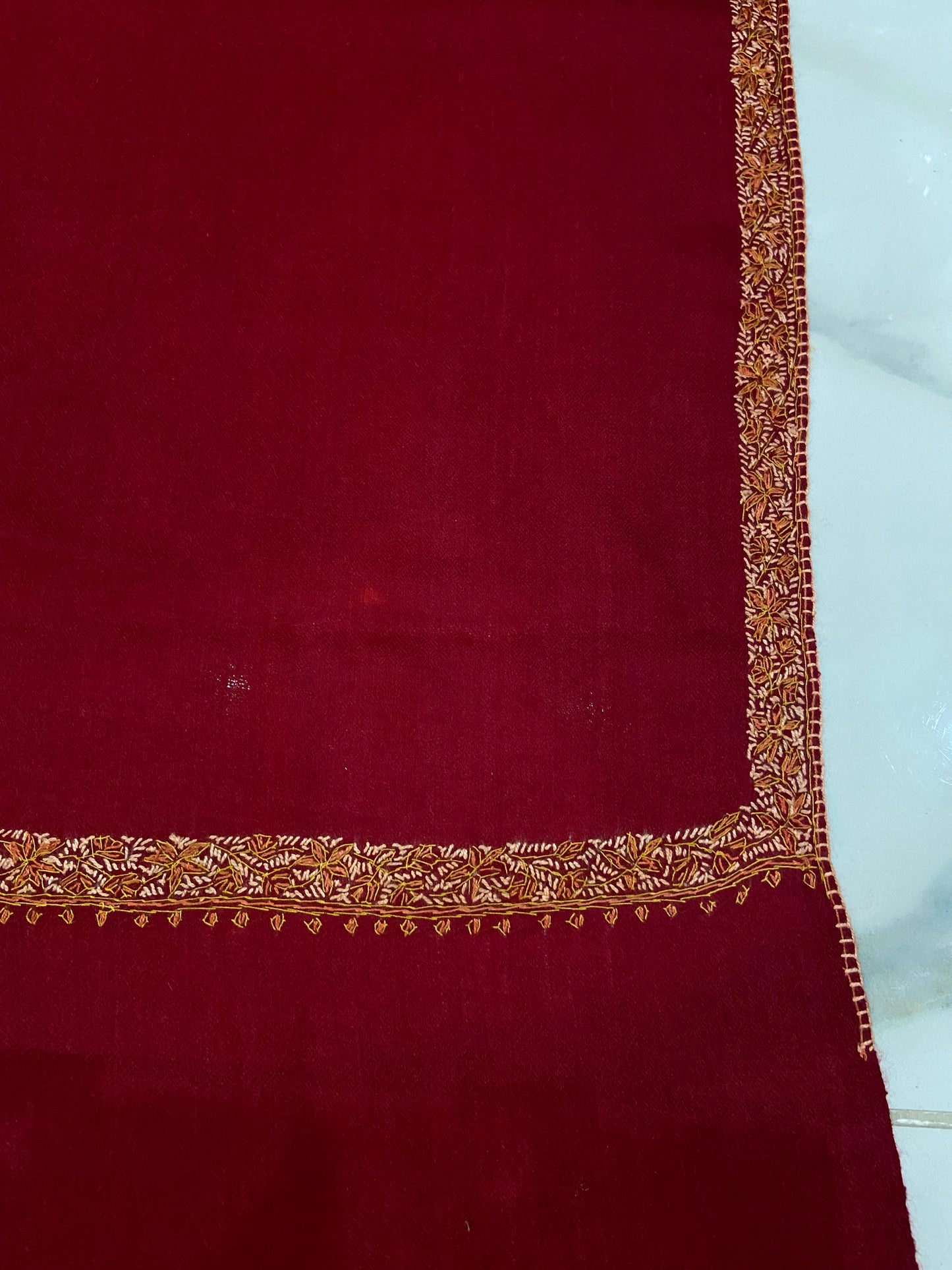 Toosh pashmina sui 4 side embroidered boarder