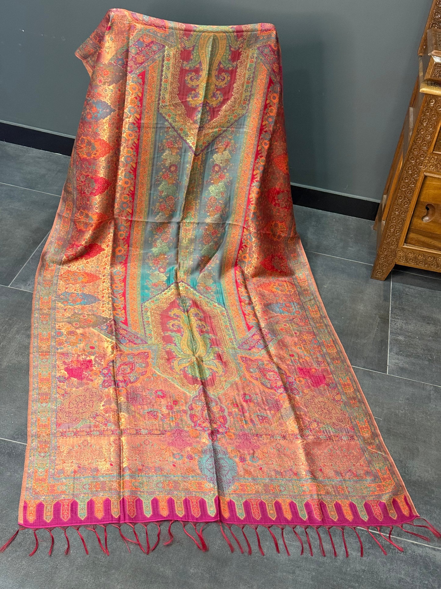 NOOR-E-KANI