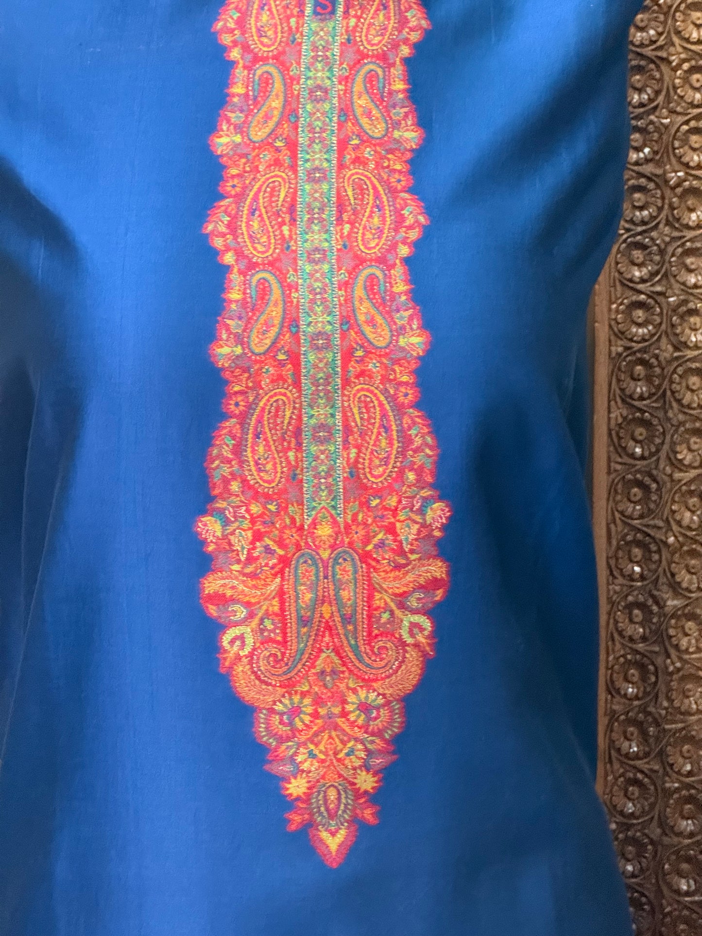 REGAL LOOM