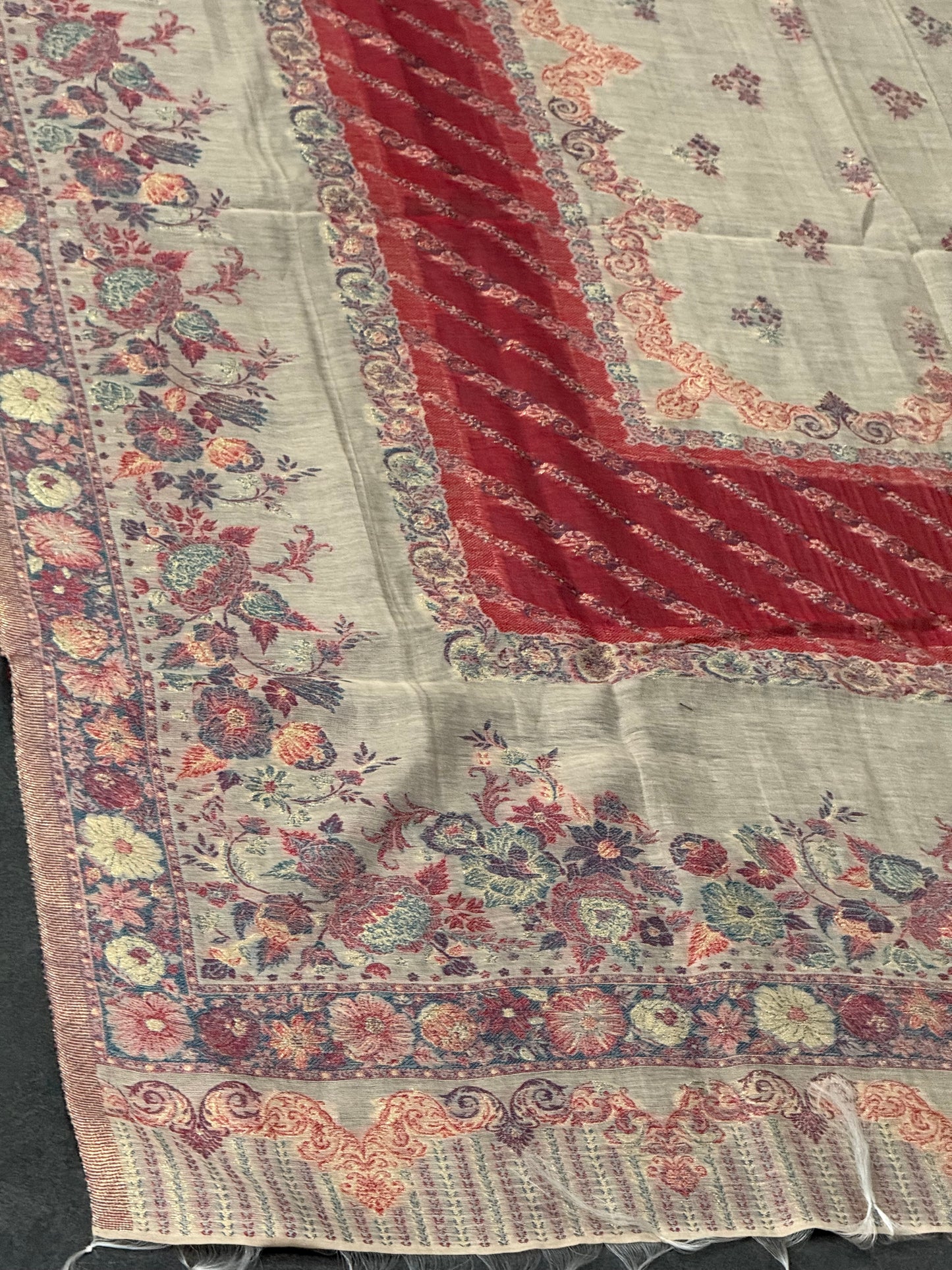 REGAL LOOM SHAHI RESHAM