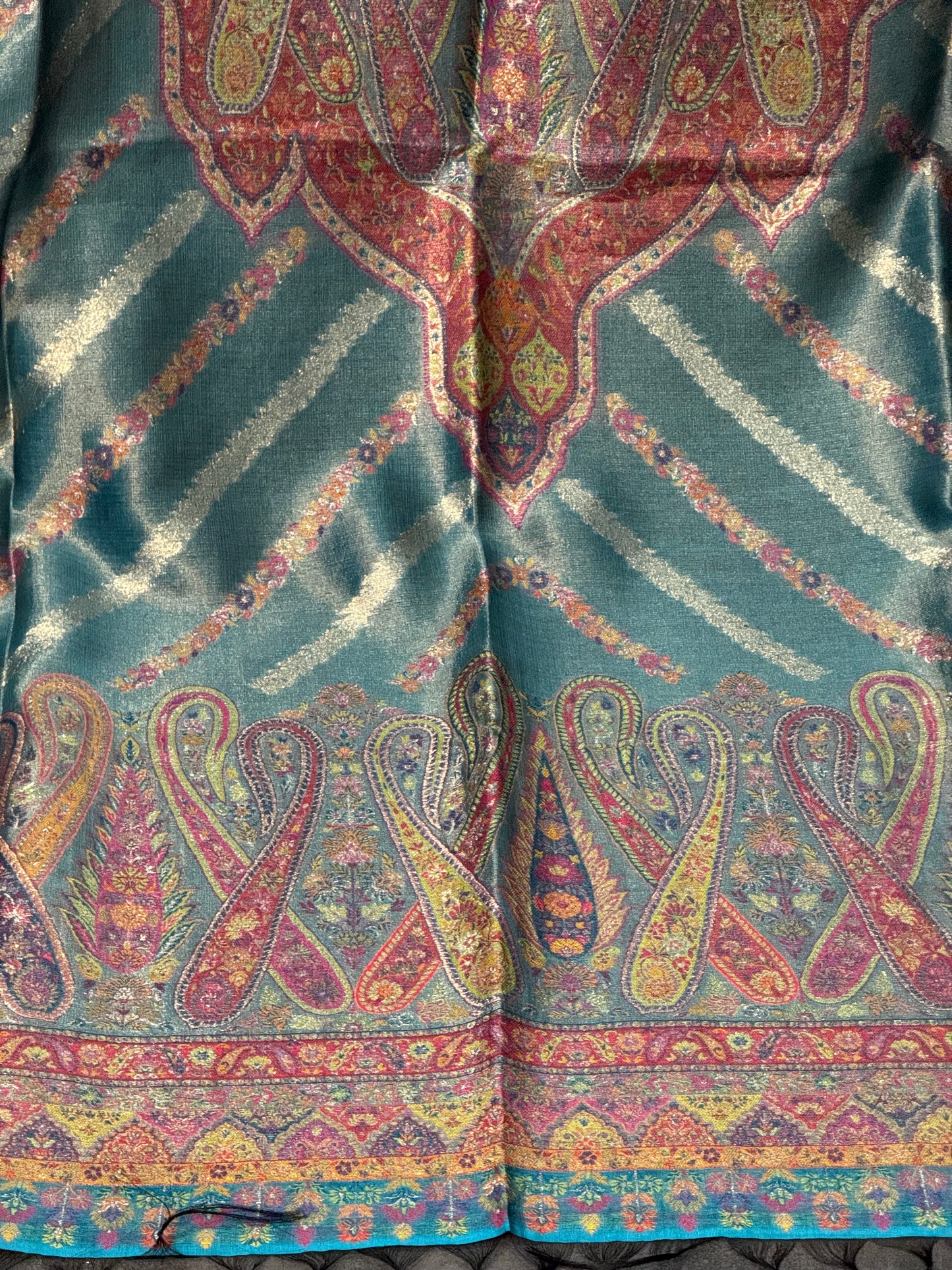 REGAL LOOM