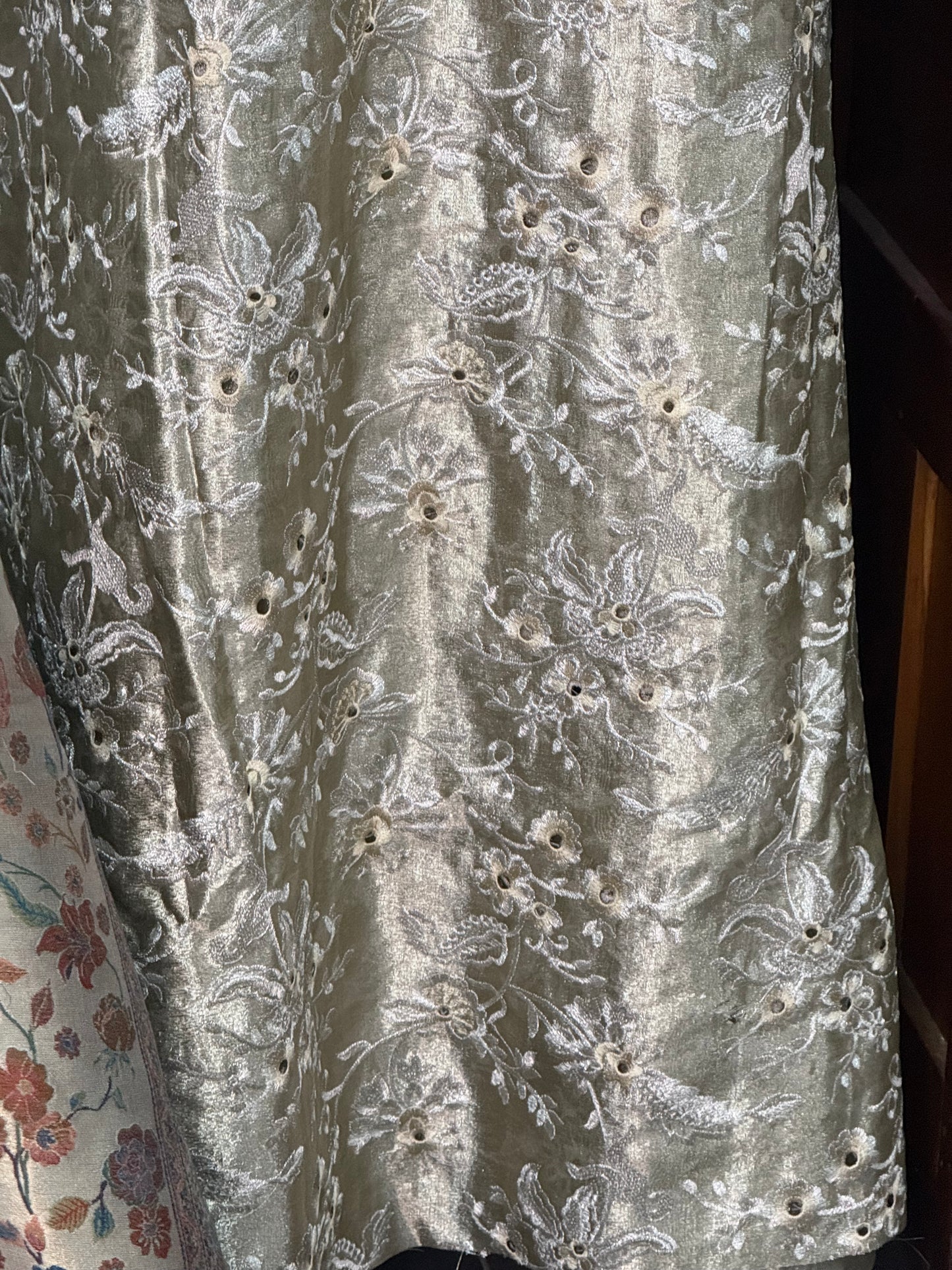 REGAL LOOM