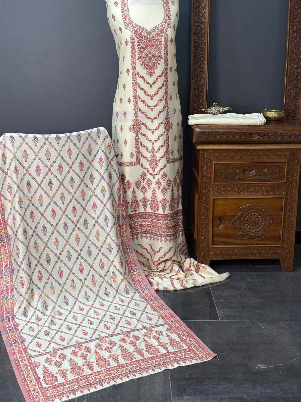 KANI PASHMINA SUIT
