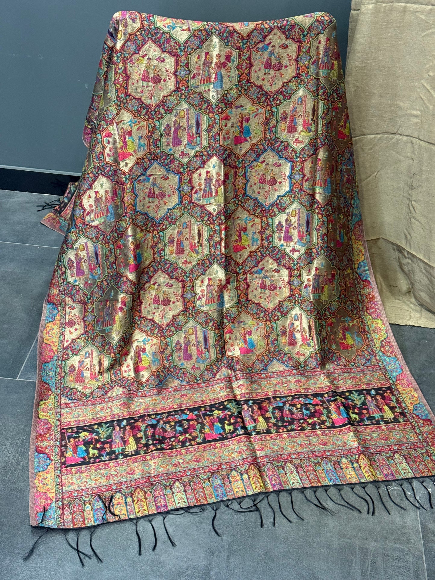 REGAL LOOM SHAHI RESHAM