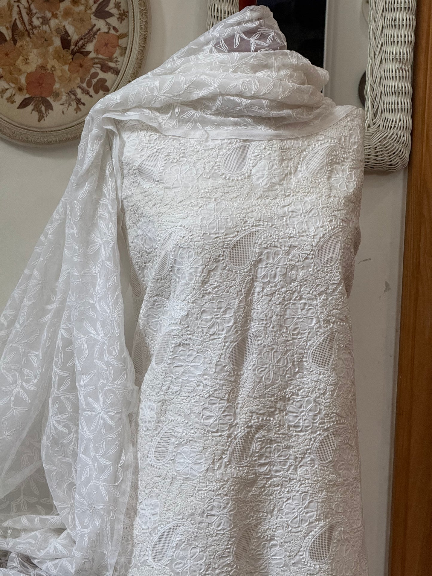Soft cotton lawn  kurta with chiffon duppata hand work