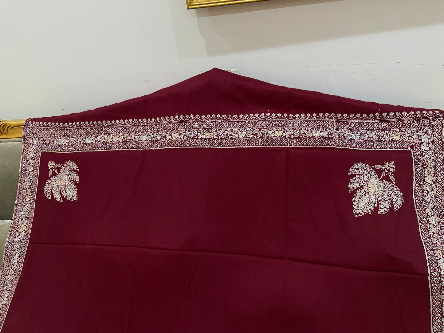 Toosh pashmina sui 4 side embroidered boarder