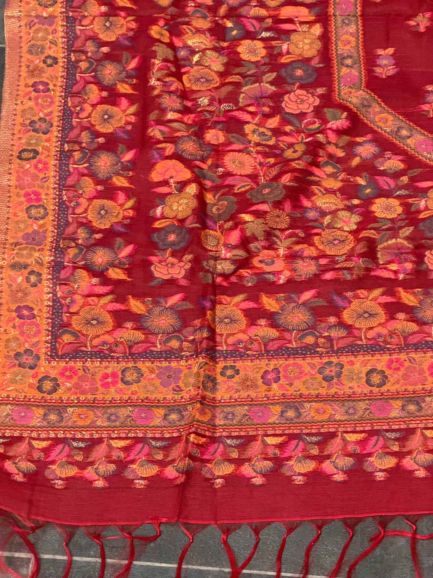 REGAL LOOM
