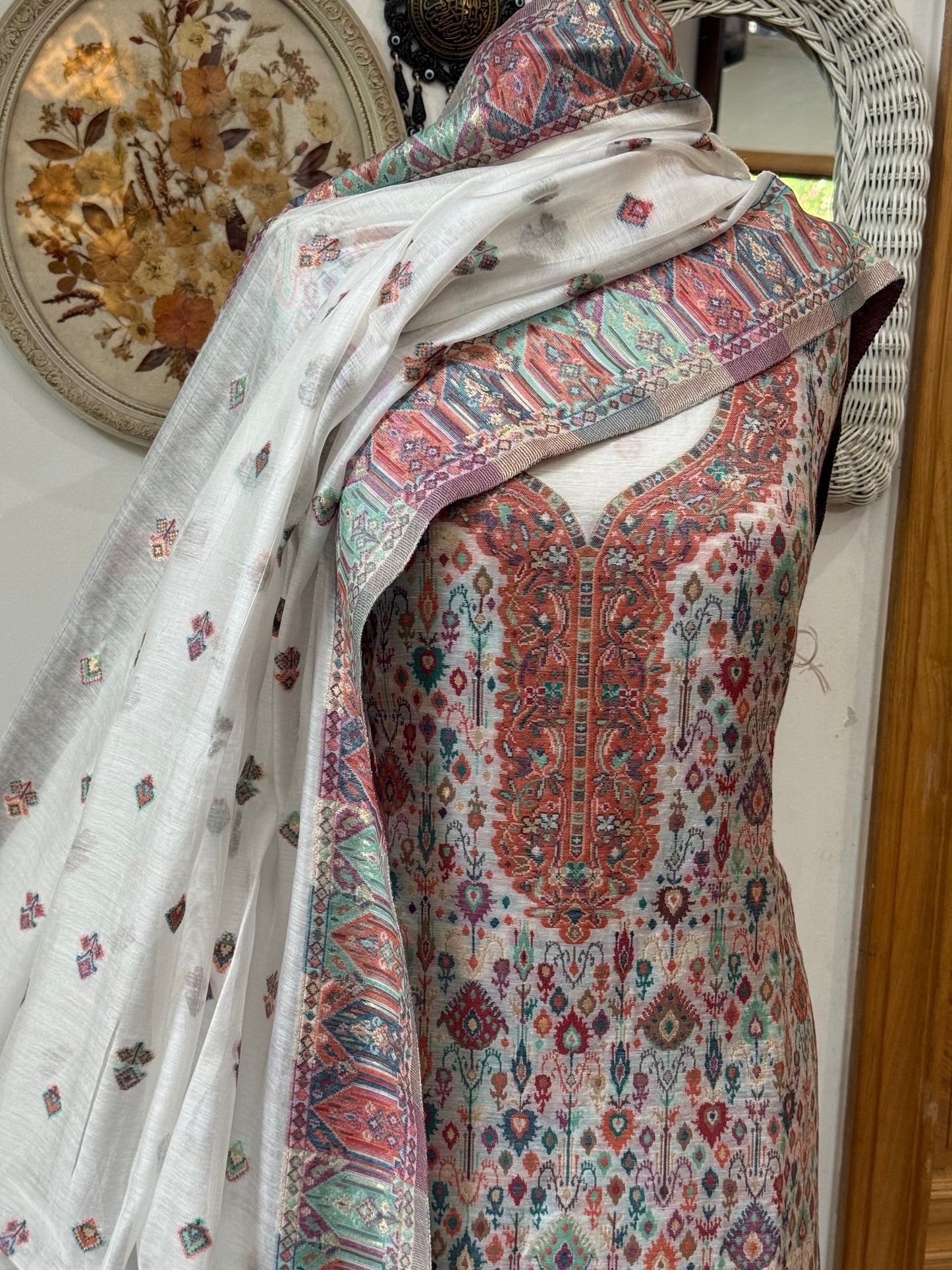 REGAL LOOM SHAHI RESHAM