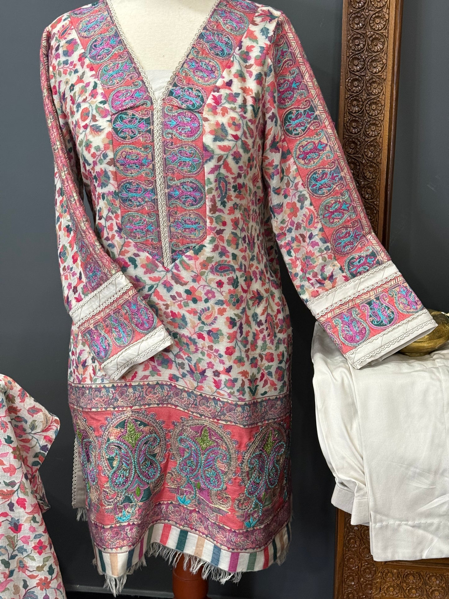 KANI PASHMINA SUIT