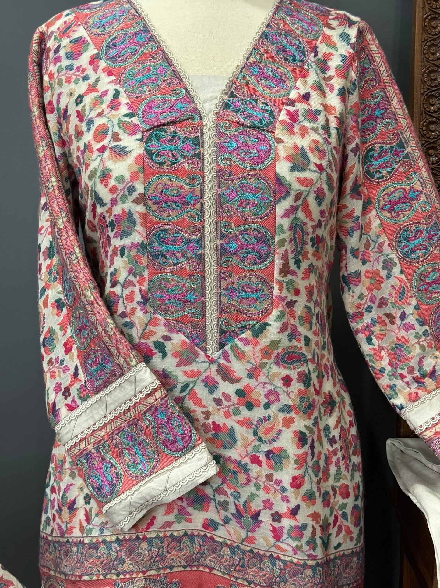 KANI PASHMINA SUIT