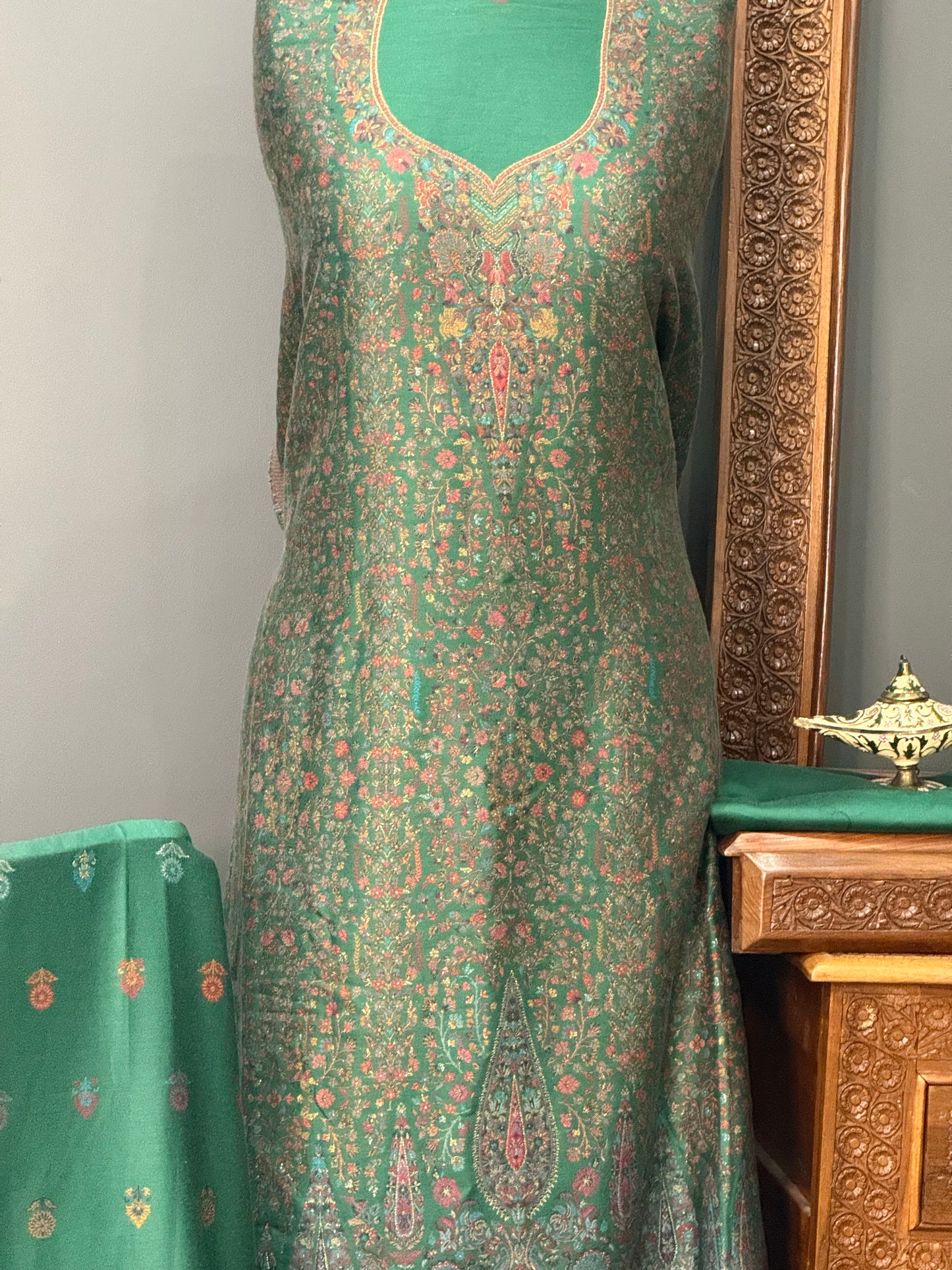 KANI PASHMINA SUIT