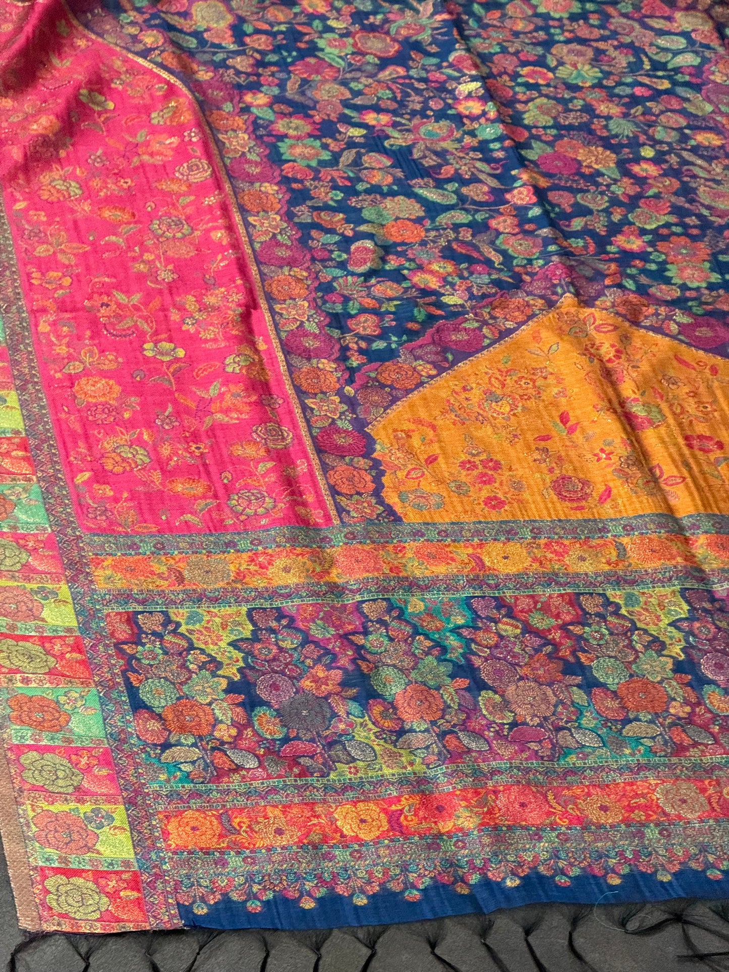REGAL LOOM