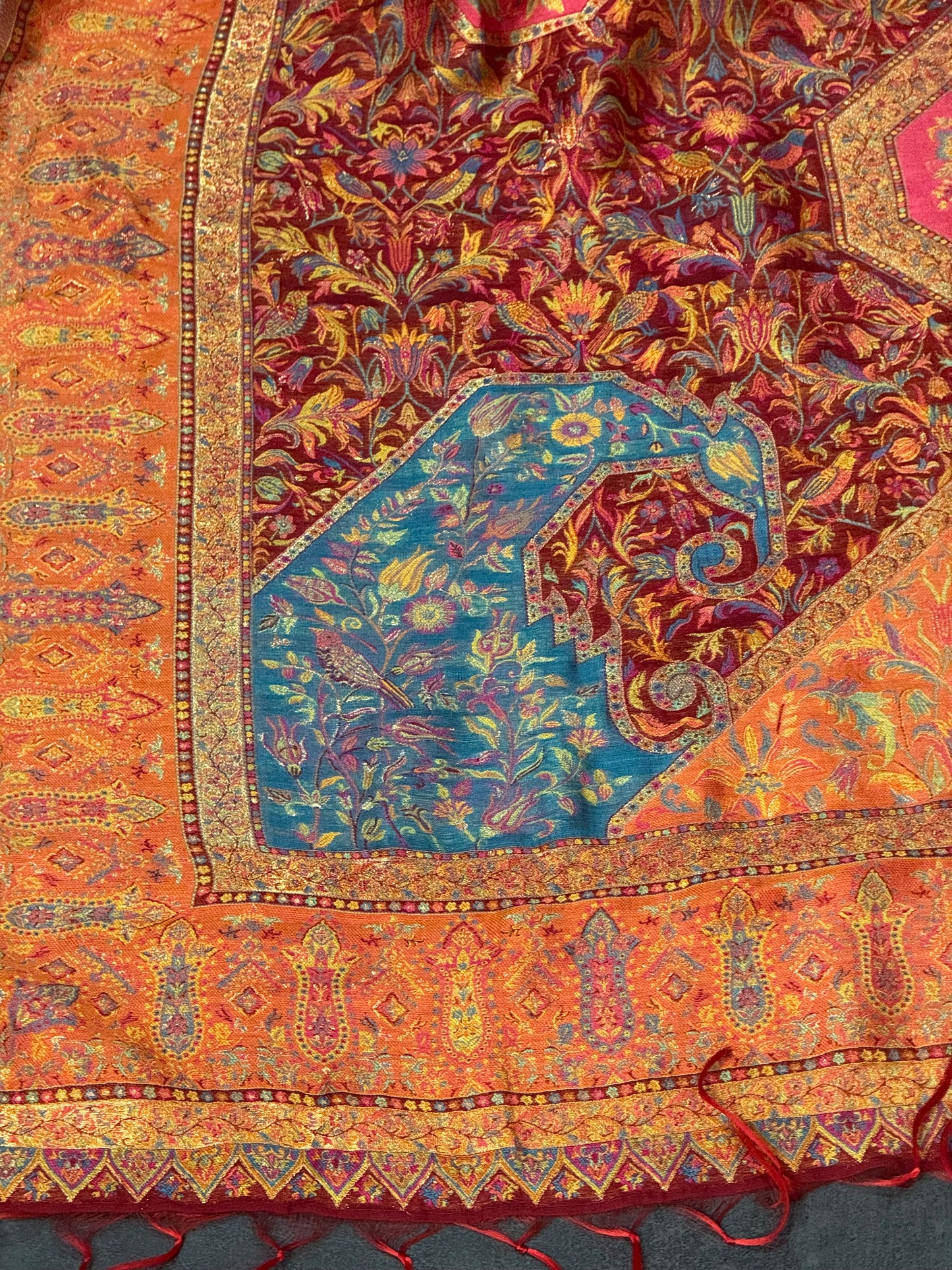 REGAL LOOM