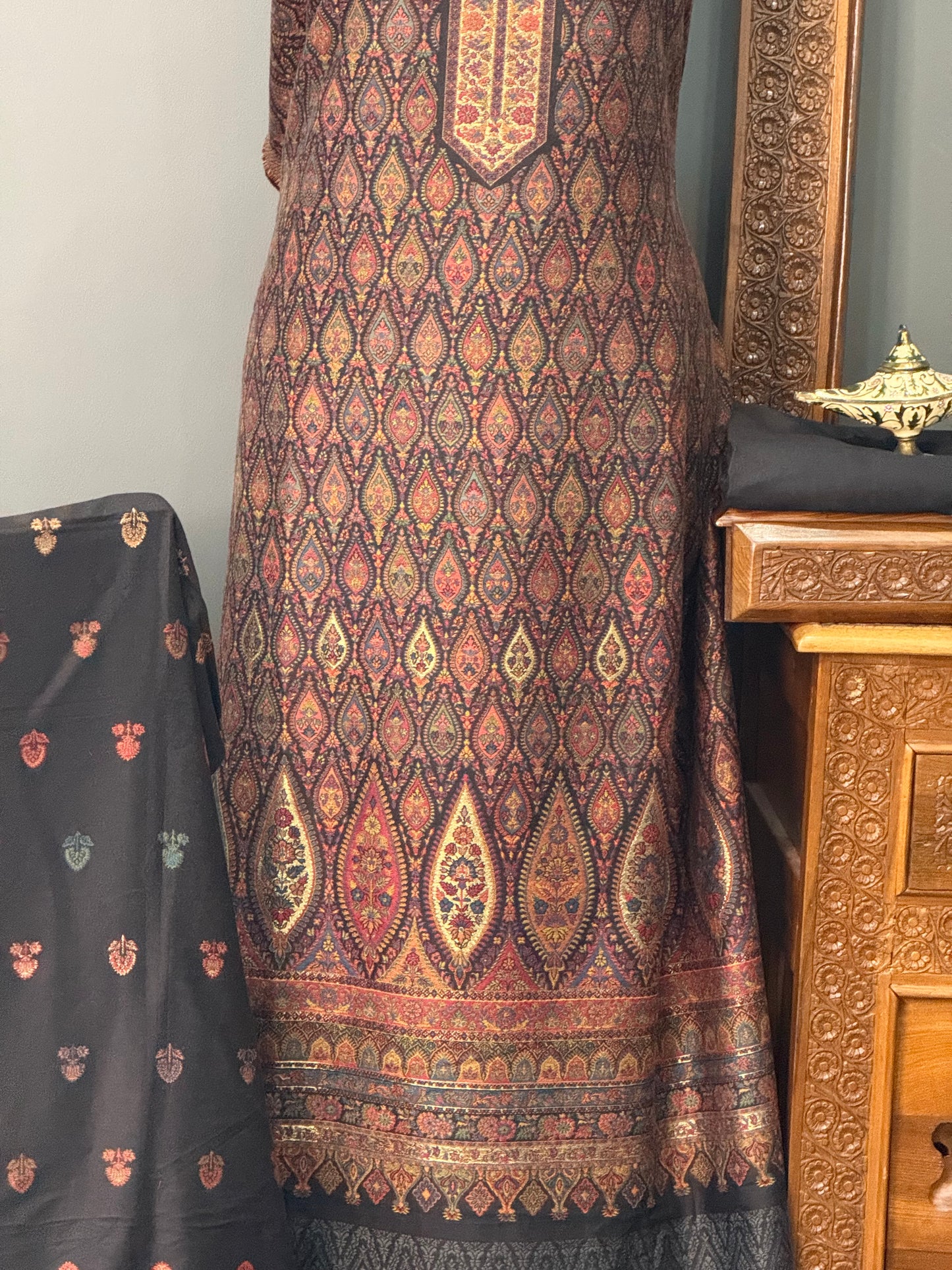KANI PASHMINA SUIT