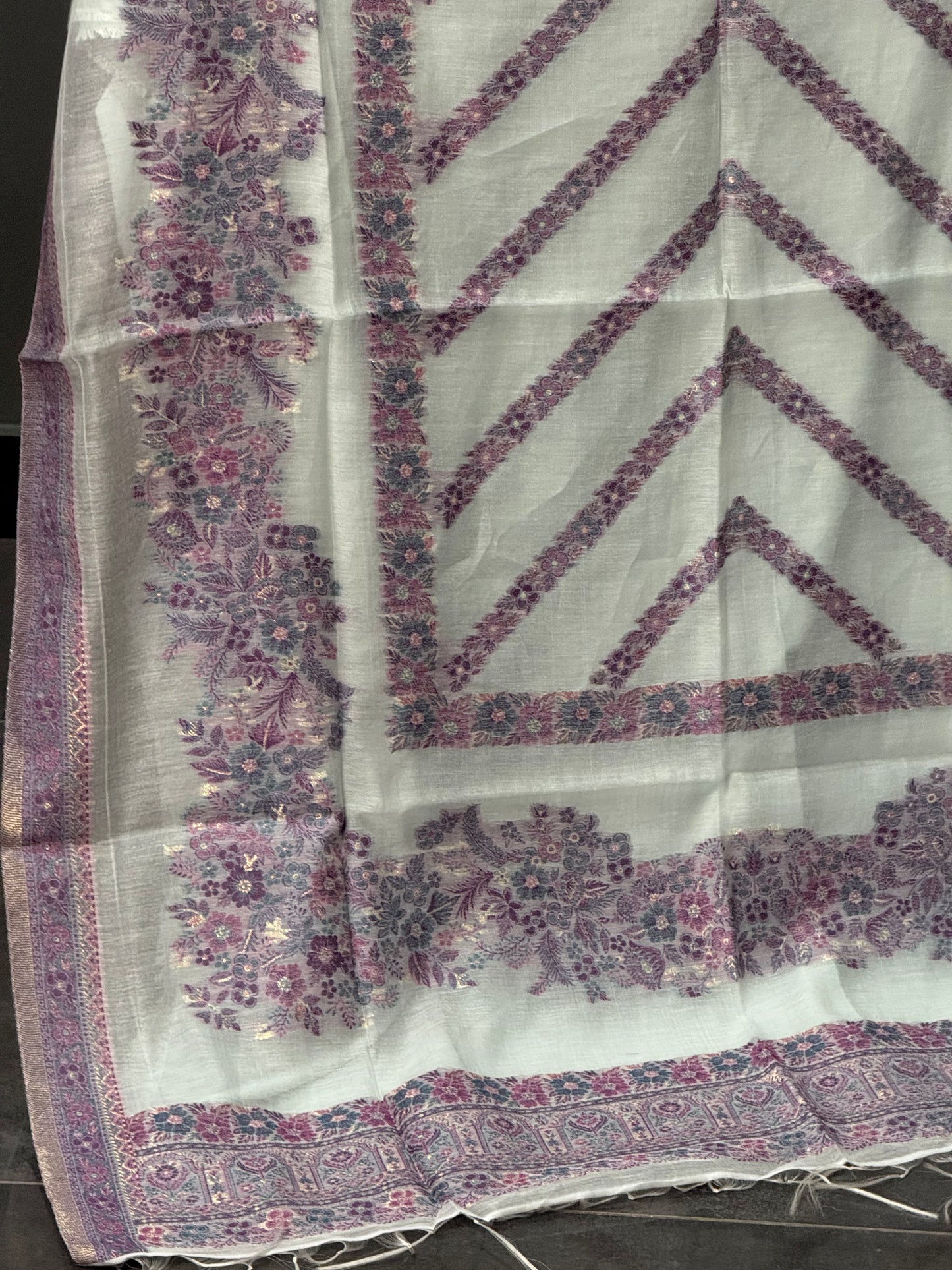 REGAL LOOM