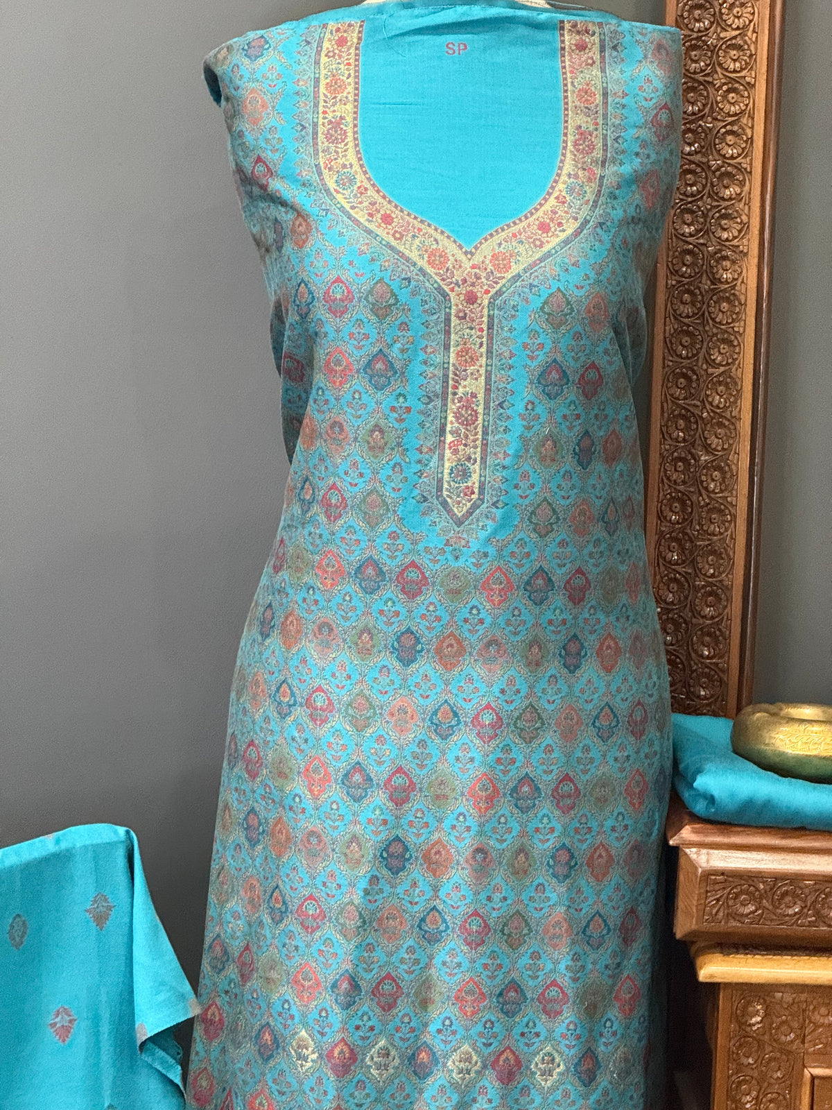 KANI PASHMINA SUIT