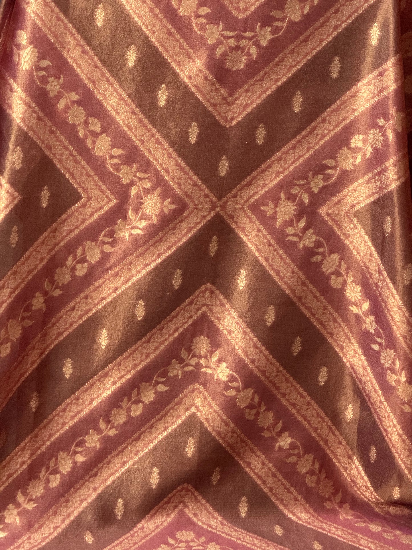 REGAL LOOM