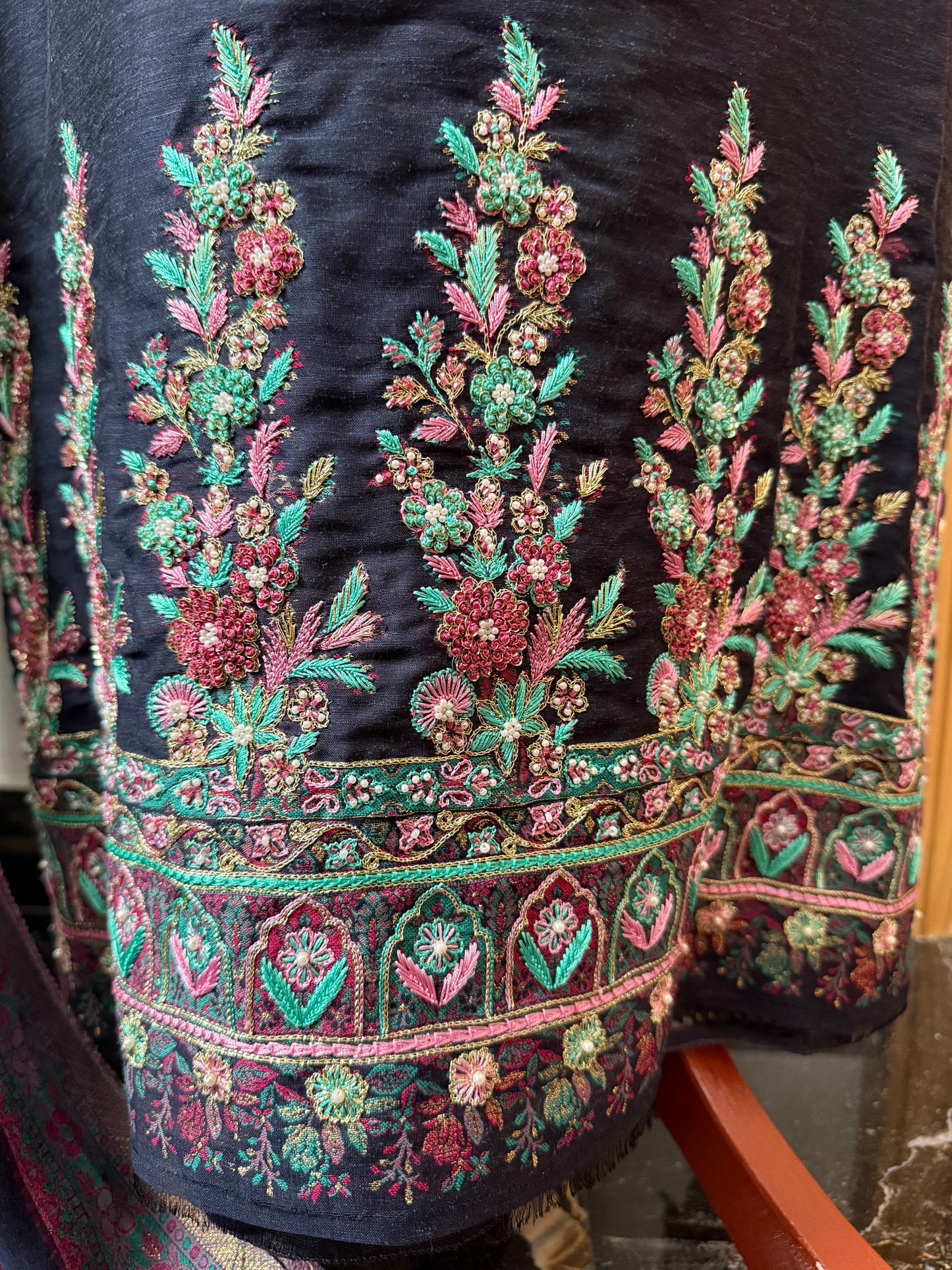 REGAL LOOM