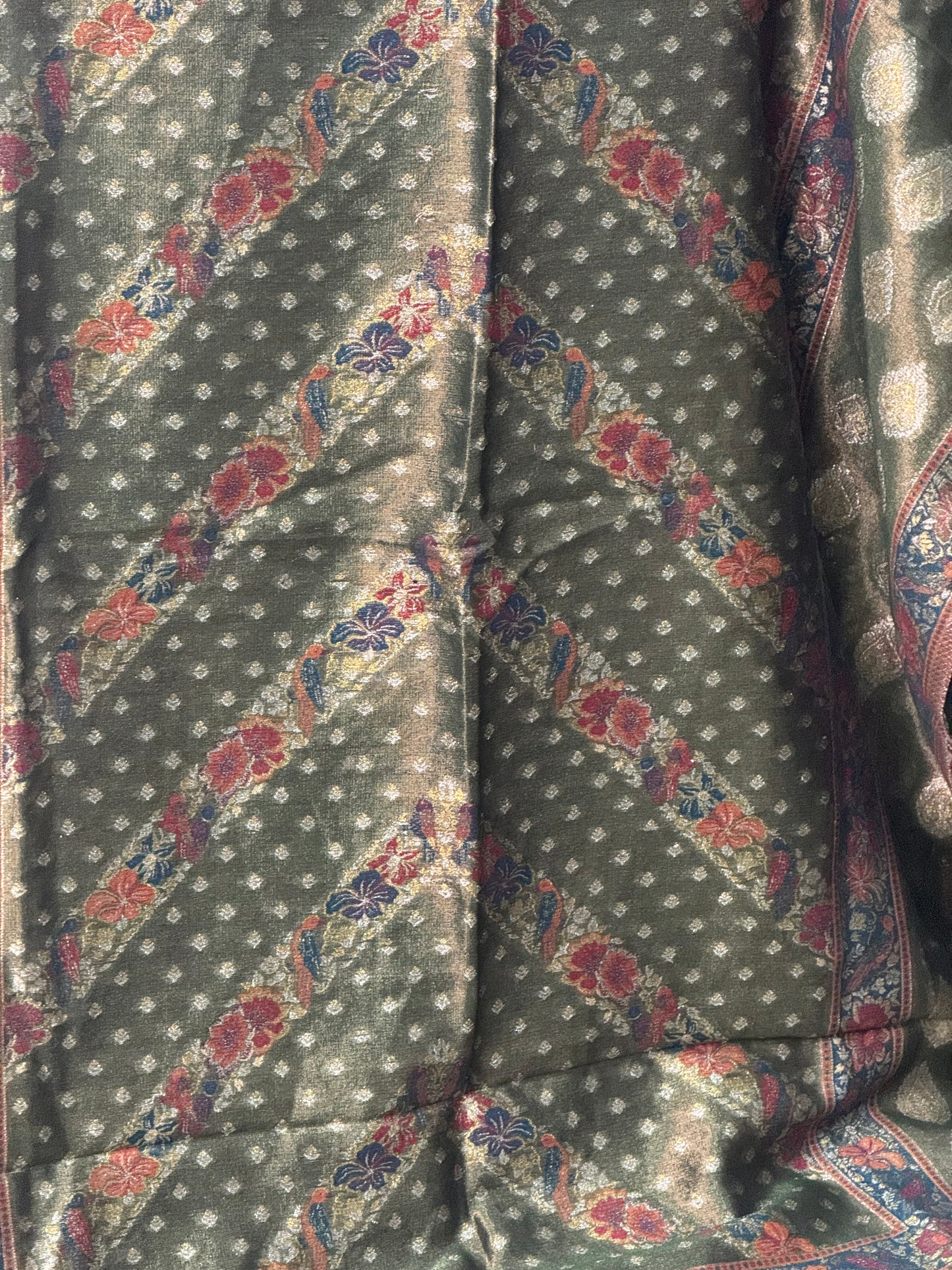 REGAL LOOM