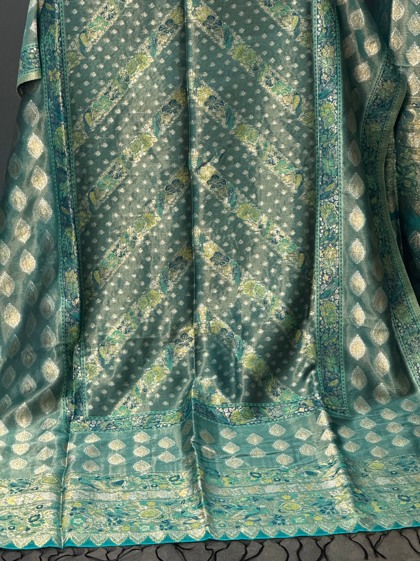 REGAL LOOM